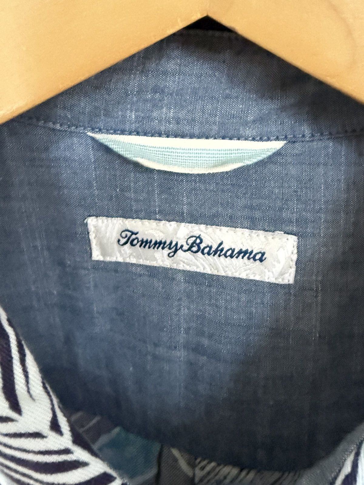 Tommy Bahama Tommy Bahama Blue and White Casual Button Down Shirt Size US XXL / EU 58 / 5 - 3 Thumbnail