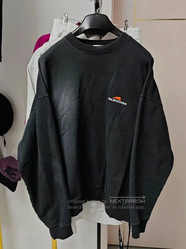 Balenciaga Tiger Embroidery Logo Sweatshirt.