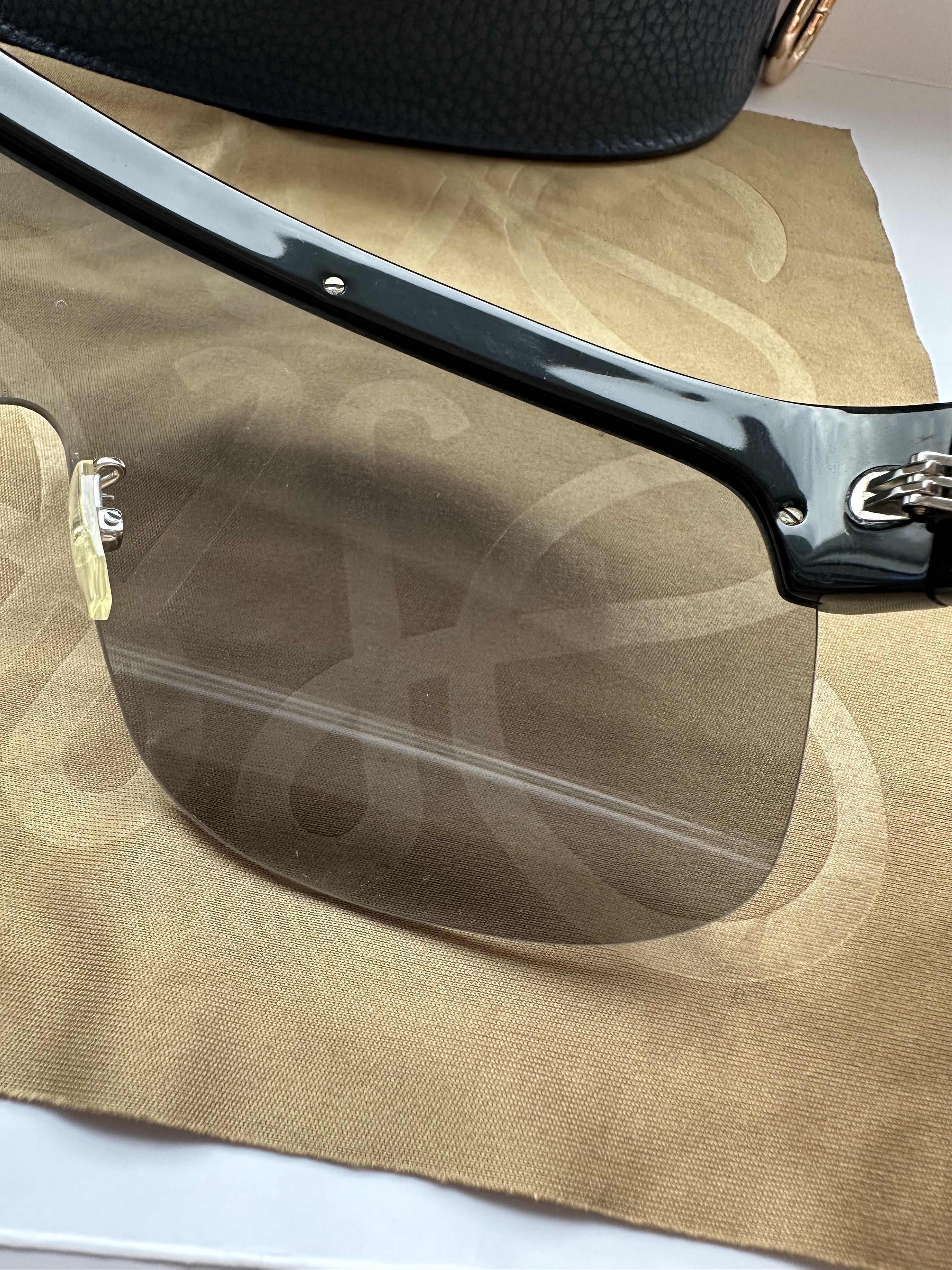Loewe Loewe Mask Oversized Black Unisex Sunglasses LW40034U Size ONE SIZE - 7 Thumbnail