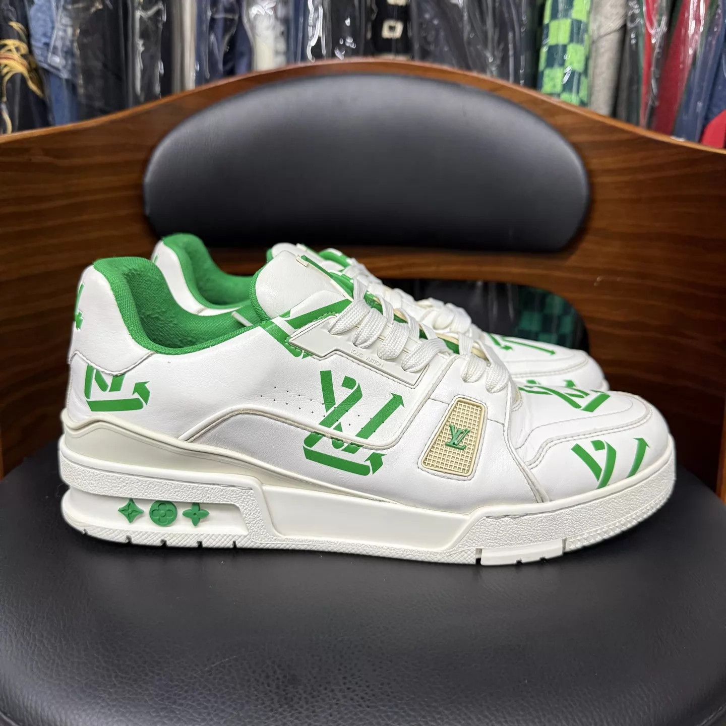 Louis Vuitton LV Trainer White Green Full Print 7/41 Lightly Used Size US 8 / EU 41 - 4 Thumbnail