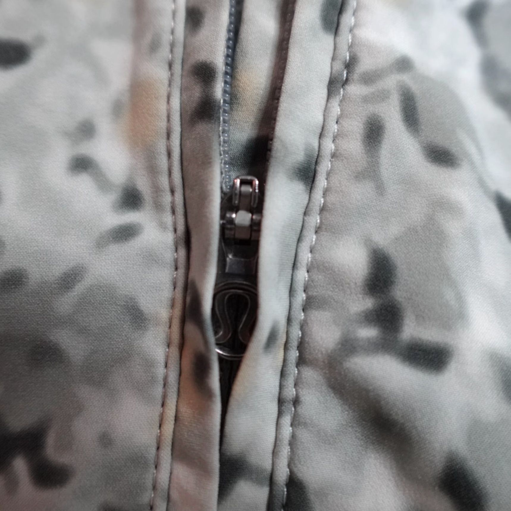 Lululemon Lululemon Jacket Womens Medium Gray Green 1/4 Zip Hooded Windbreaker Activewear City Size M / US 6-8 / IT 42-44 - 4 Thumbnail
