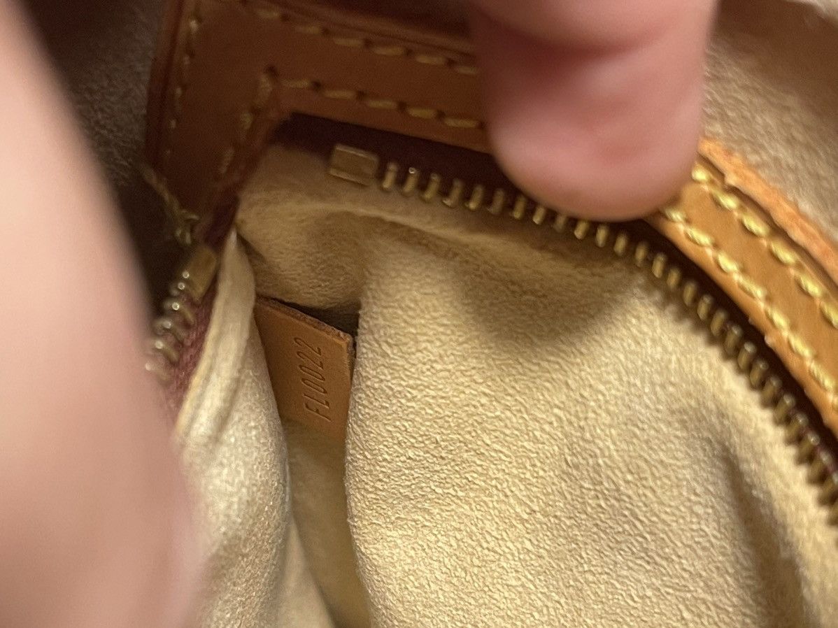 Louis Vuitton Louis Vuitton Looping MM in Monogram Canvas Size ONE SIZE - 14 Thumbnail