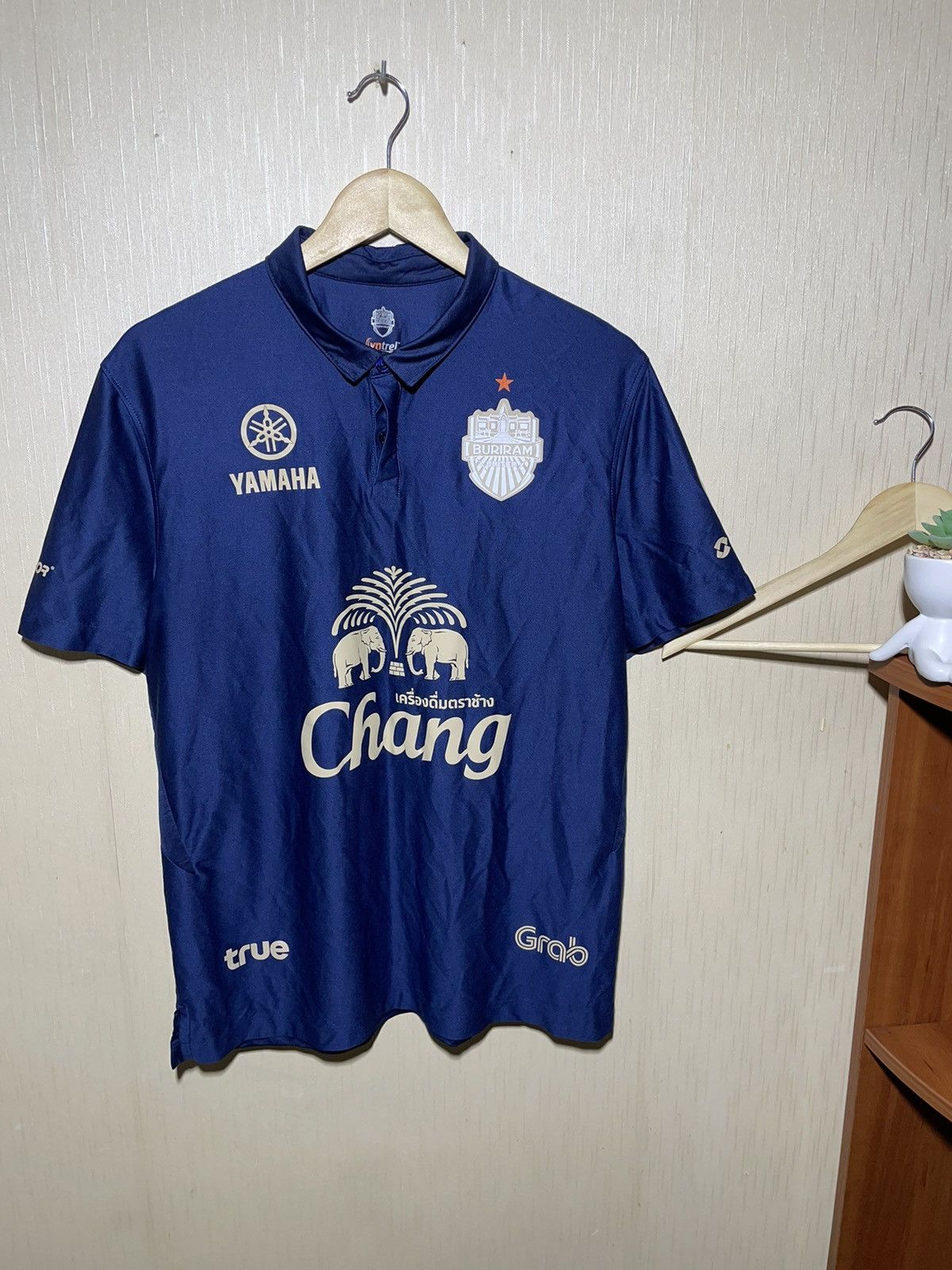 Vintage Buriram soccer jersey streetwear Size US XL / EU 56 / 4 - 1 Thumbnail