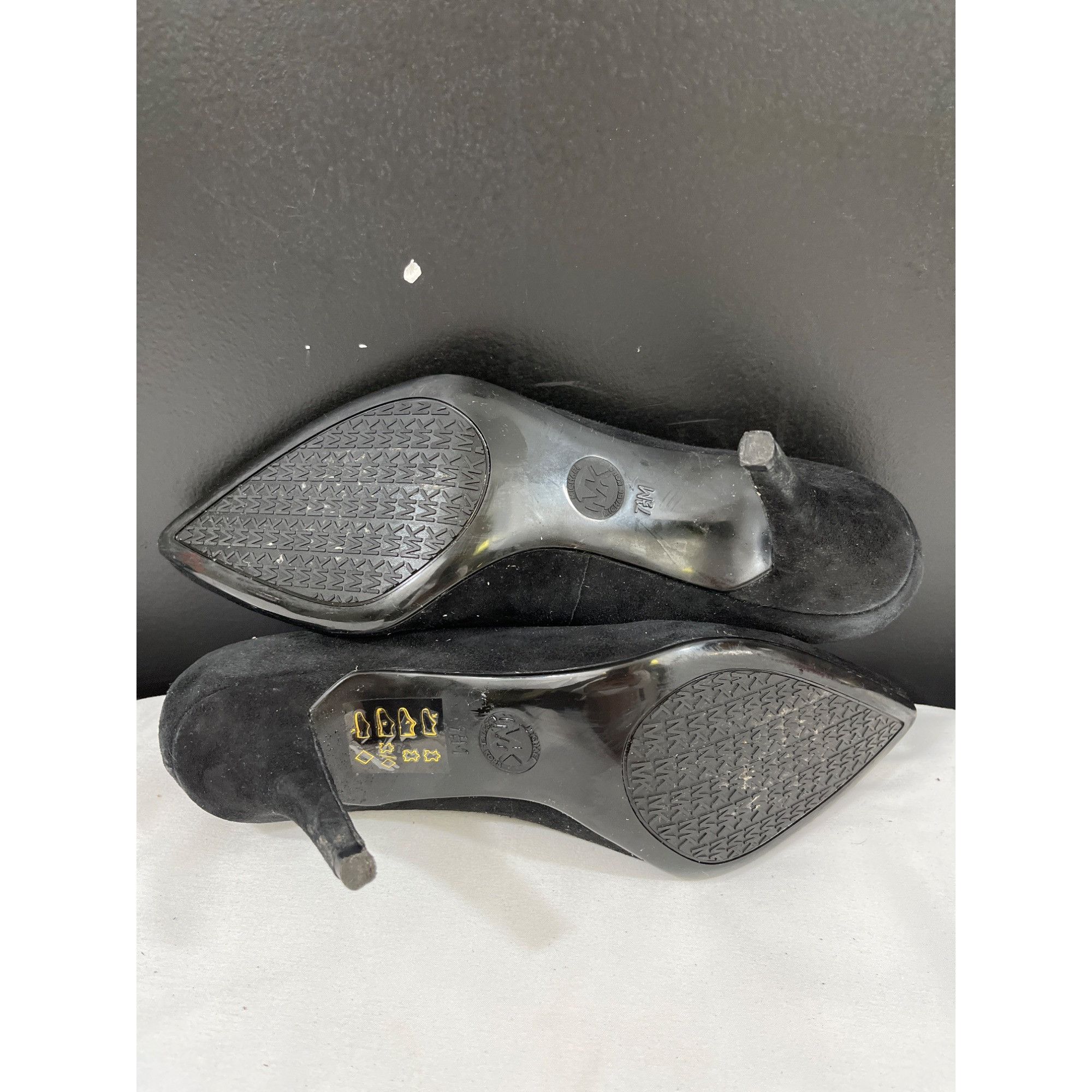 Michael Kors Michael Michael Kors Women's Black Leather Shoes/Heels Size Size US 7.5 / IT 37.5 - 3 Thumbnail