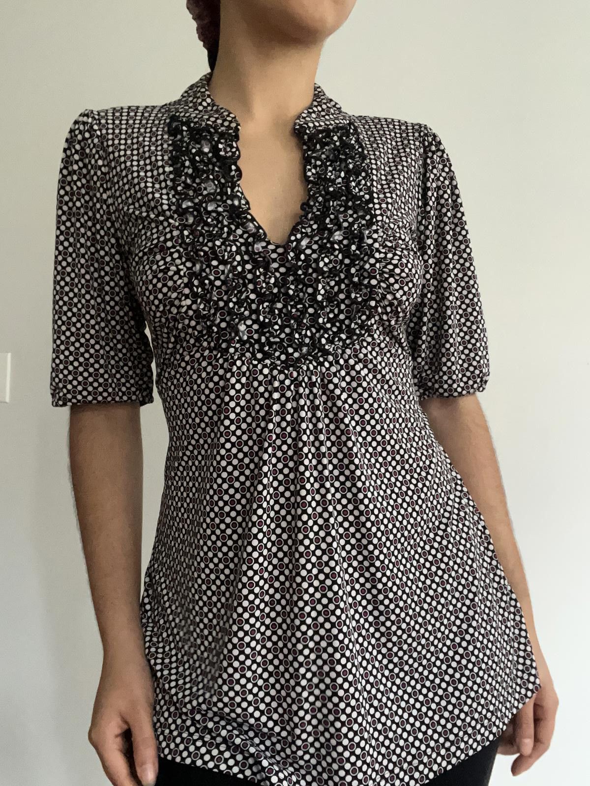 Other Women’s patterned stretchy tight top with frilly neckline Size L / US 10 / IT 46 - 2 Thumbnail
