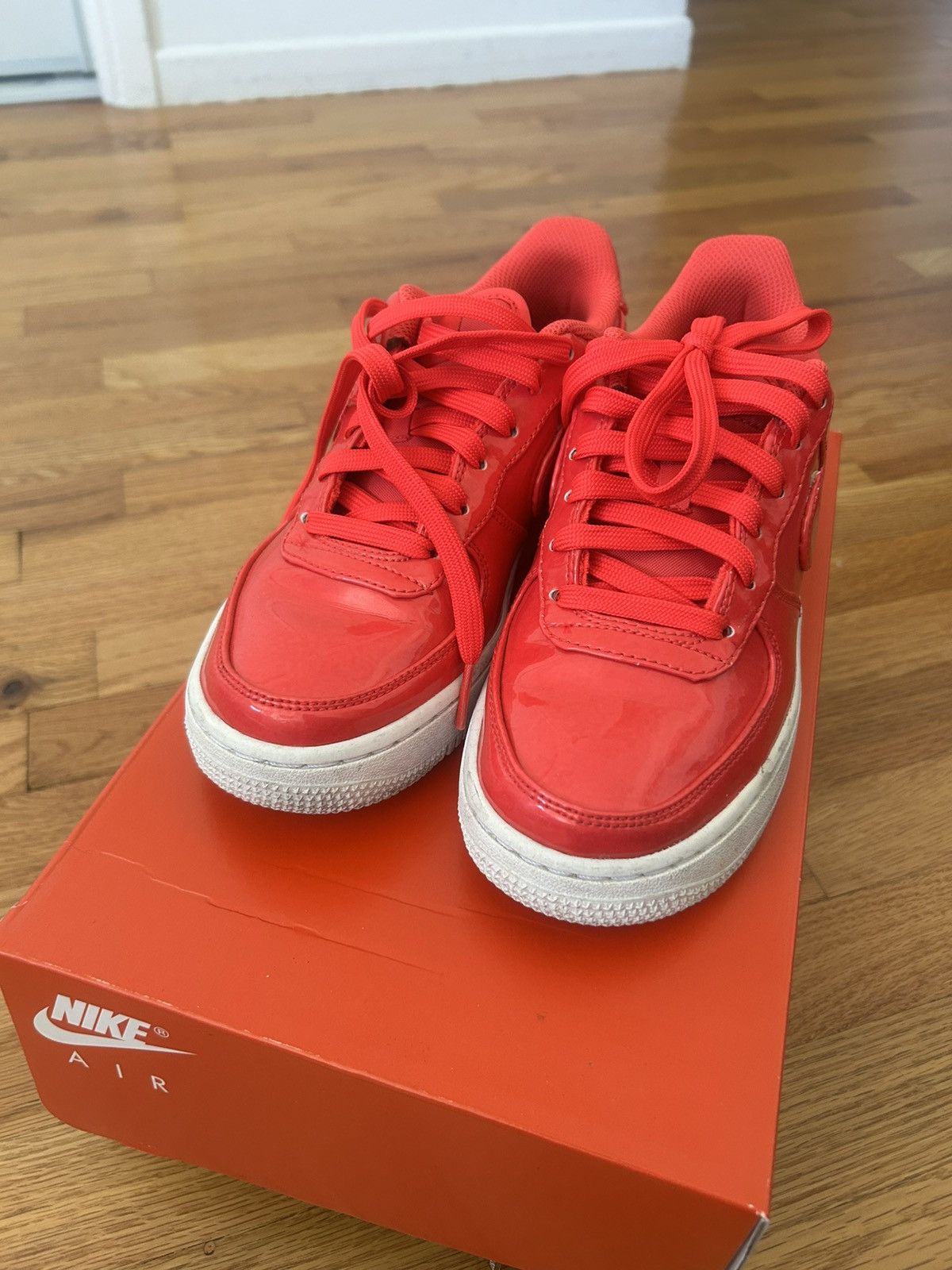 Nike Kid's Nike Air Force 1 Lv8 UV Low GS 'Siren Red Size US 4.5 / IT 34.5 - 3 Thumbnail