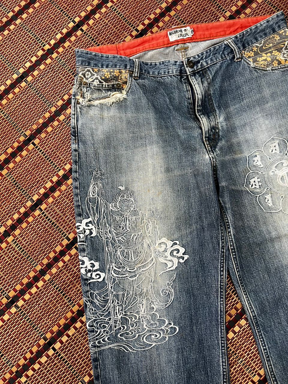 Designer Karakuri Tamashi Embroidery Distressed Jeans Size US 40 / EU 56 - 16 Thumbnail