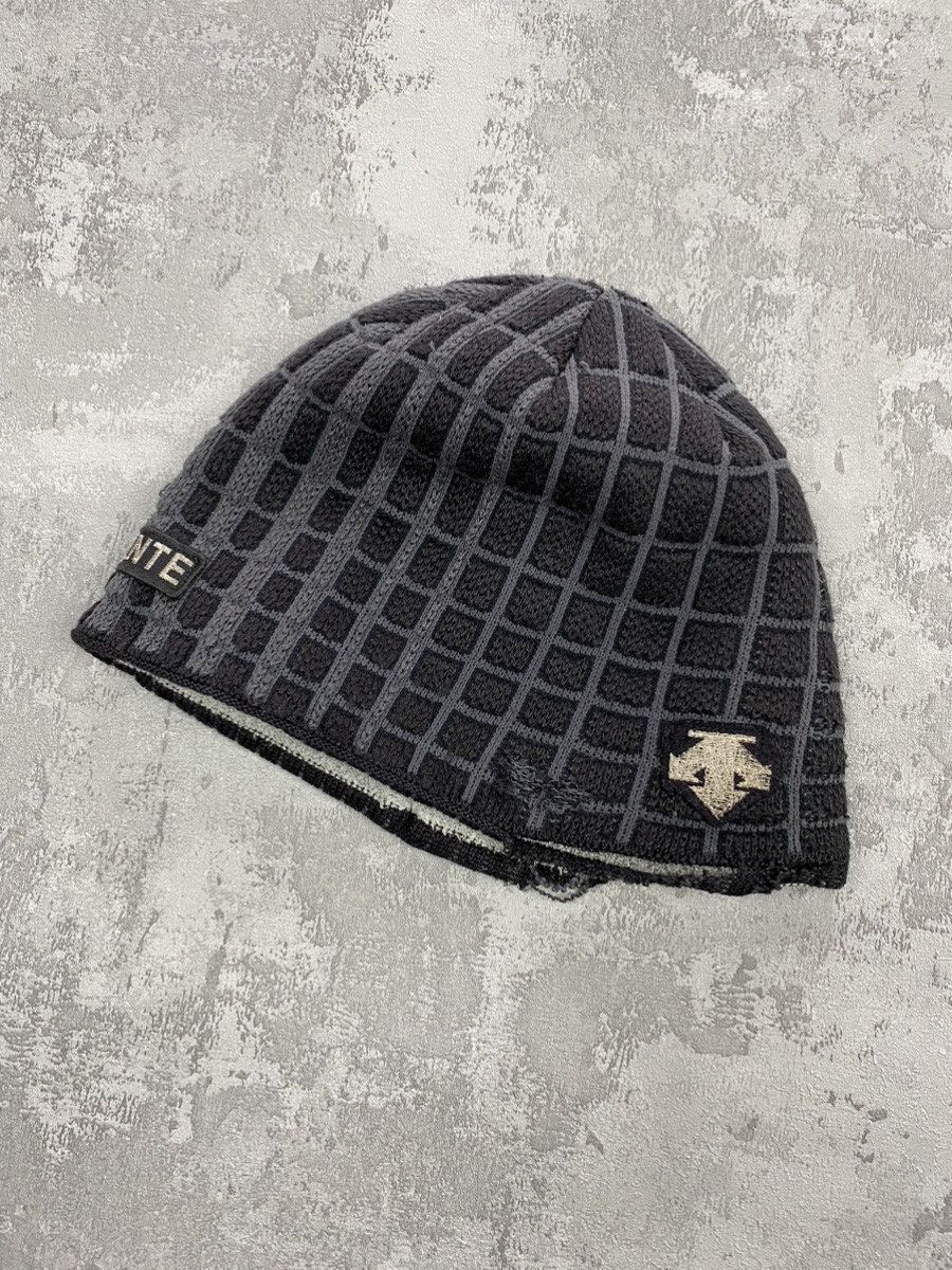 Descente × Vintage Vintage Descente Beanie Hat distressed worn destroy Size ONE SIZE - 1 Thumbnail