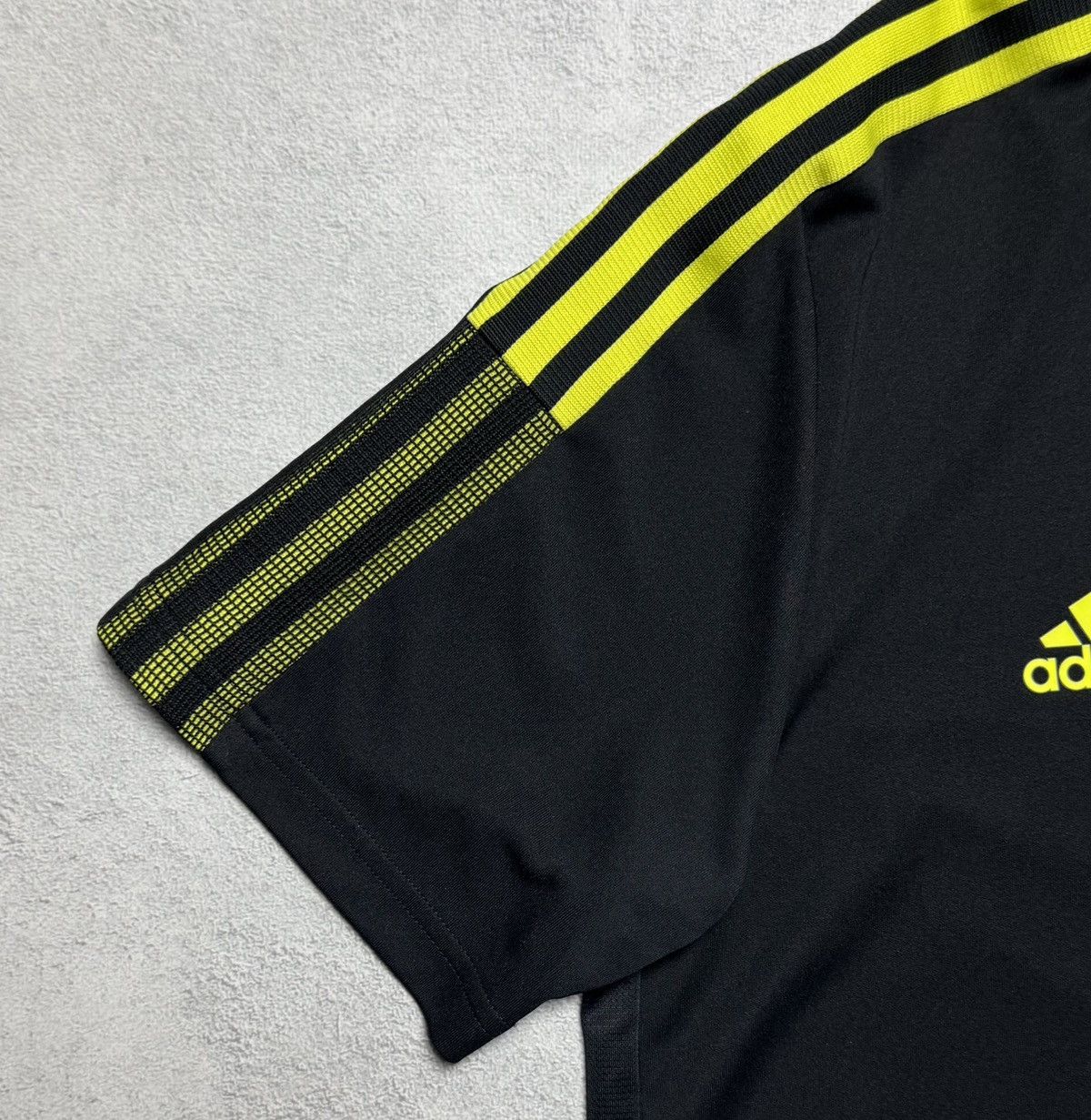 Adidas Leeds United 2021 2022 Football Shirt Soccer Jersey Adidas Size US L / EU 52-54 / 3 - 6 Thumbnail