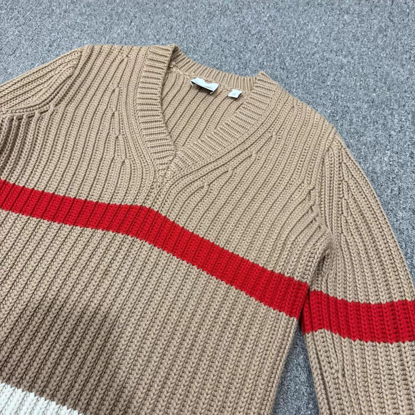 Burberry Burberry colorblock stripe V-neck wool knit sweater XS 99new Size XS / US 0-2 / IT 36-38 - 3 Thumbnail