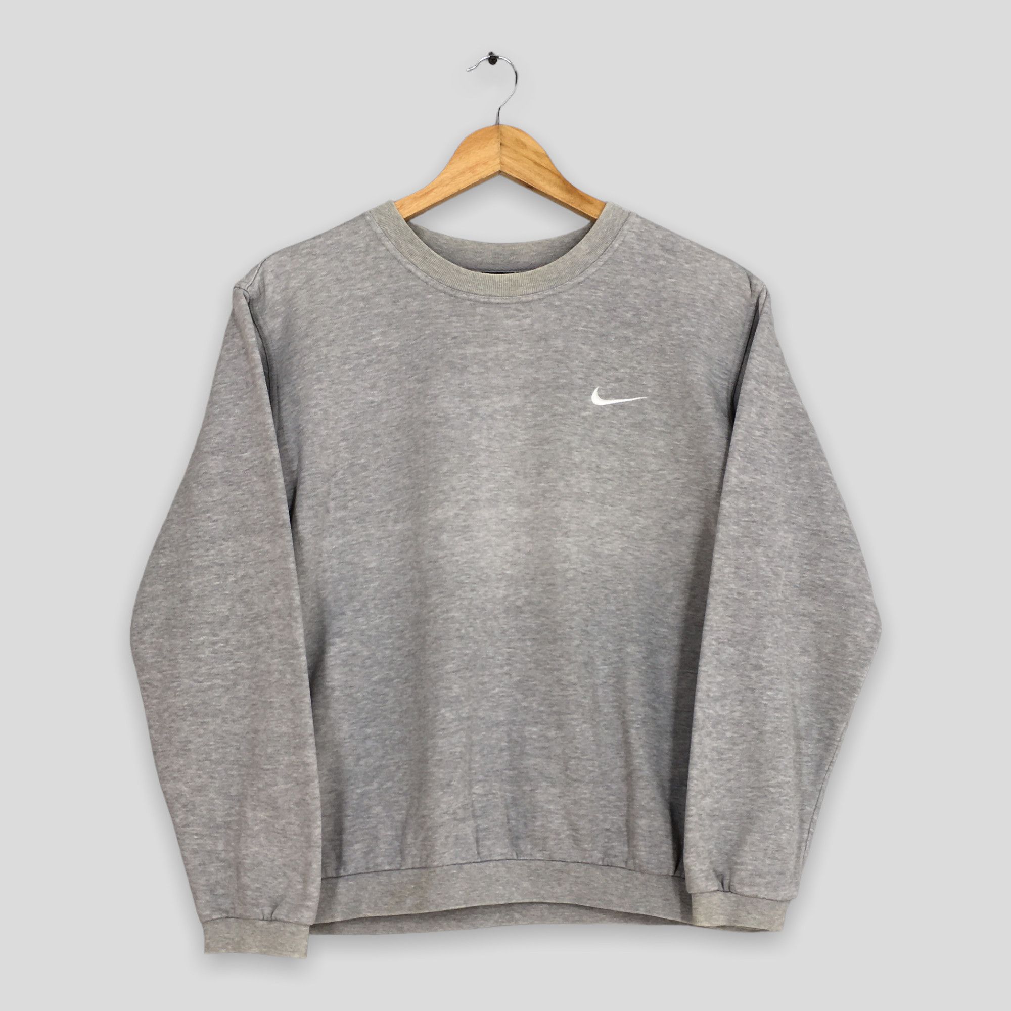 Nike Vintage 90s Nike Swoosh Gray Sweatshirt Women Large Size L / US 10 / IT 46 - 1 Thumbnail