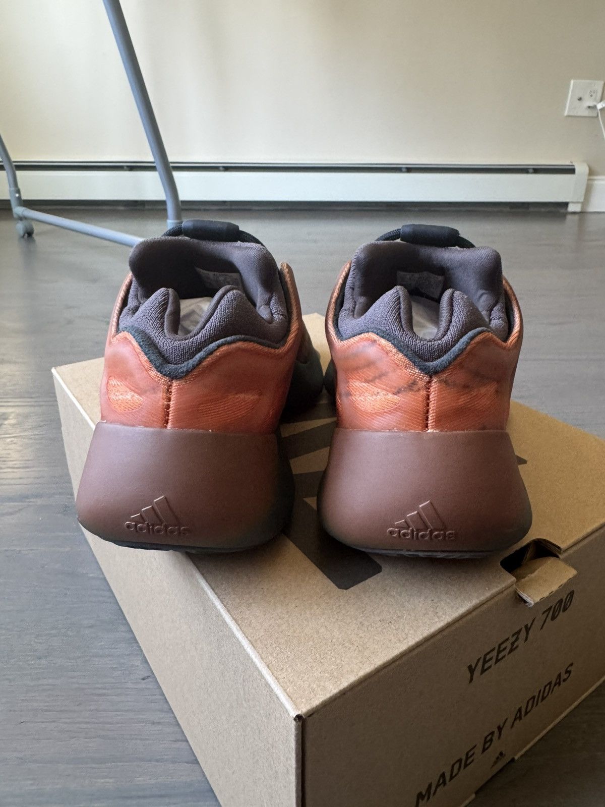 Adidas × Yeezy Adidas Yeezy 700 V3 Copper Fade sz 6Y Size US 6 / EU 39 - 3 Thumbnail