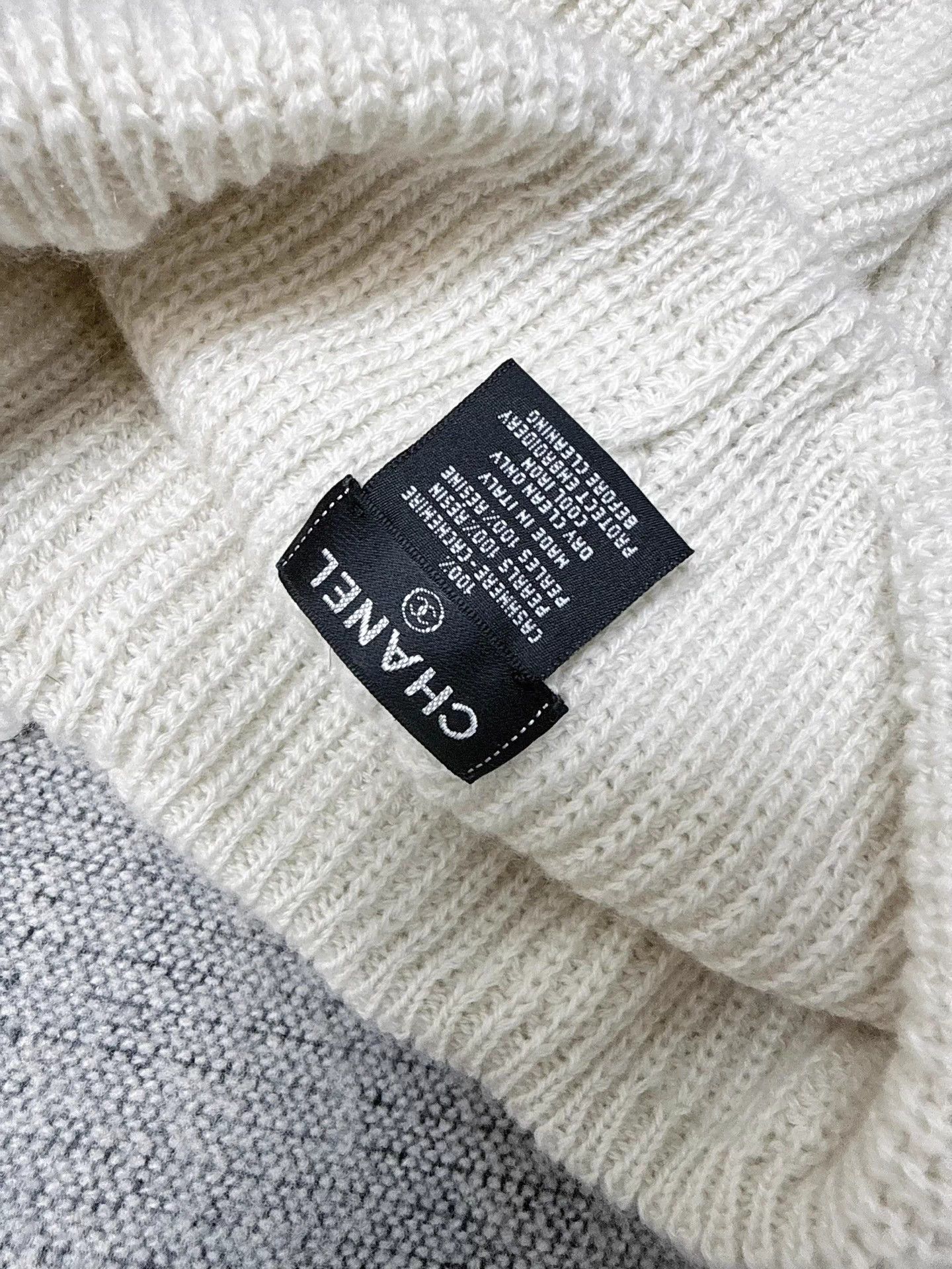 Chanel Chanel 21A White Black Pearl Emb Logo Beanie Size ONE SIZE - 5 Thumbnail