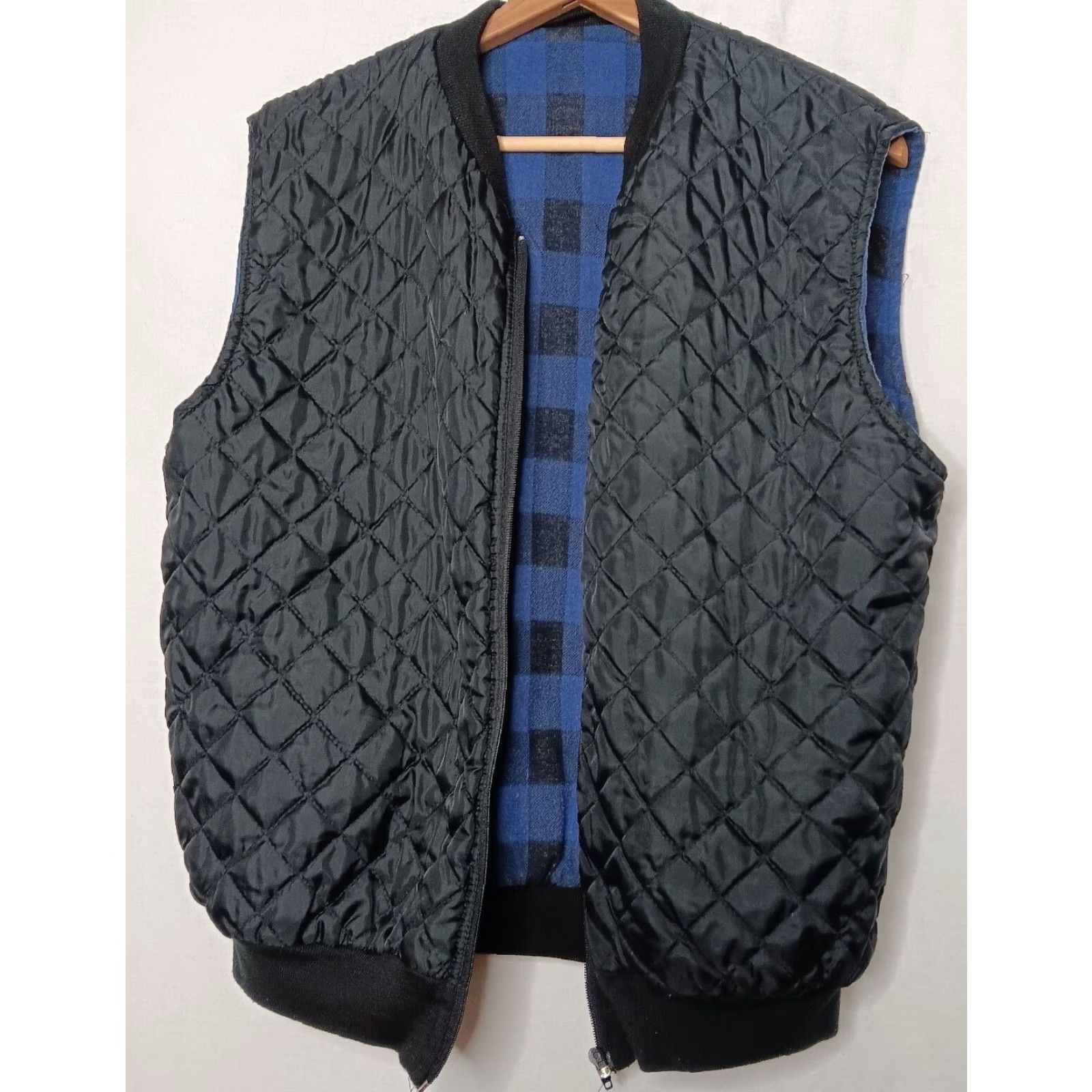 Vintage Vintage Woolrich Vest Men L Regular Quilted Flannel Nylon Lined Black Blue, Workwear, Vest, Zip, Insulated, Vintage Dickies? Size US L / EU 52-54 / 3 - 4 Thumbnail