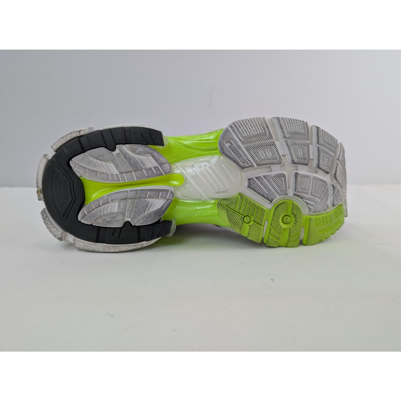 Balenciaga o1rshd1 Q:2 / Mesh Runner Sneaker in White / Fluo Yellow Size US 9 / EU 42 - 12 Thumbnail