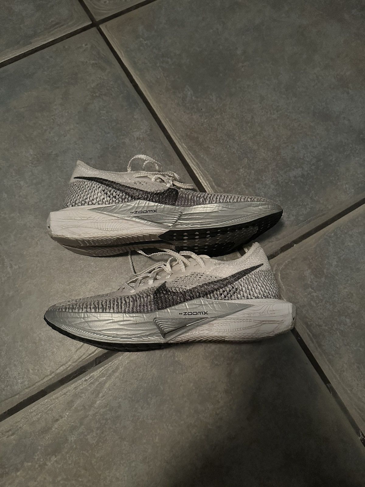 Nike Nike Vaporfly 3 zoomx white/grey Size US 8.5 / EU 41-42 - 1 Thumbnail