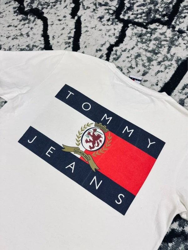Tommy Hilfiger Vintage Tommy Hilfiger white logo boxy t-shirt S Size US S / EU 44-46 / 1 - 6 Thumbnail