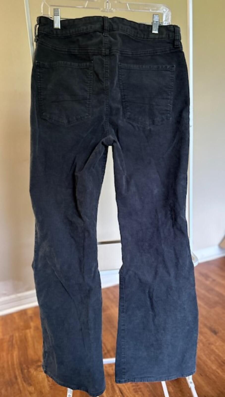 American Eagle Outfitters American Eagle Black Corduroy Flared Pants with Button Fly Size 34" / US 12 / IT 48 - 2 Thumbnail