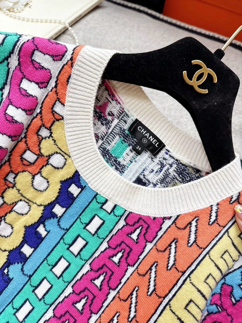 Chanel Chanel 21K rainbow letter pattern diamond buckle logo knit Size XXS / US 00 / IT 34 - 4 Thumbnail