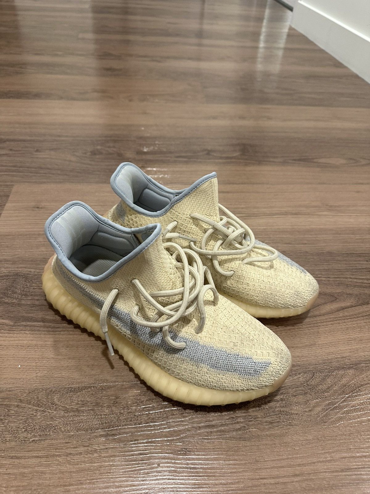 Yeezy Yeezy 350V2 Linen Size US 9.5 / EU 42-43 - 1 Thumbnail
