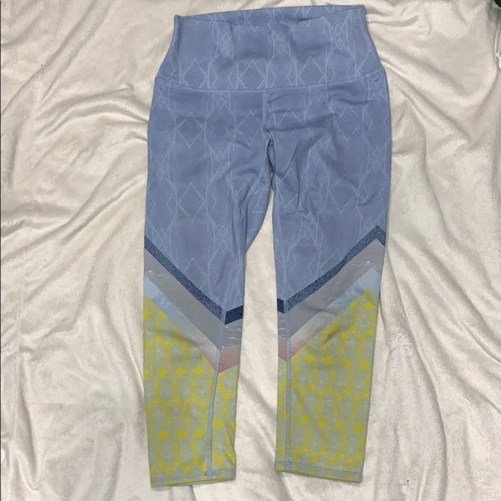 Alo Yoga Alo Blue and Yellow Print Cropped Leggings | Sz S Size 27" / US 4 / IT 40 - 2 Thumbnail