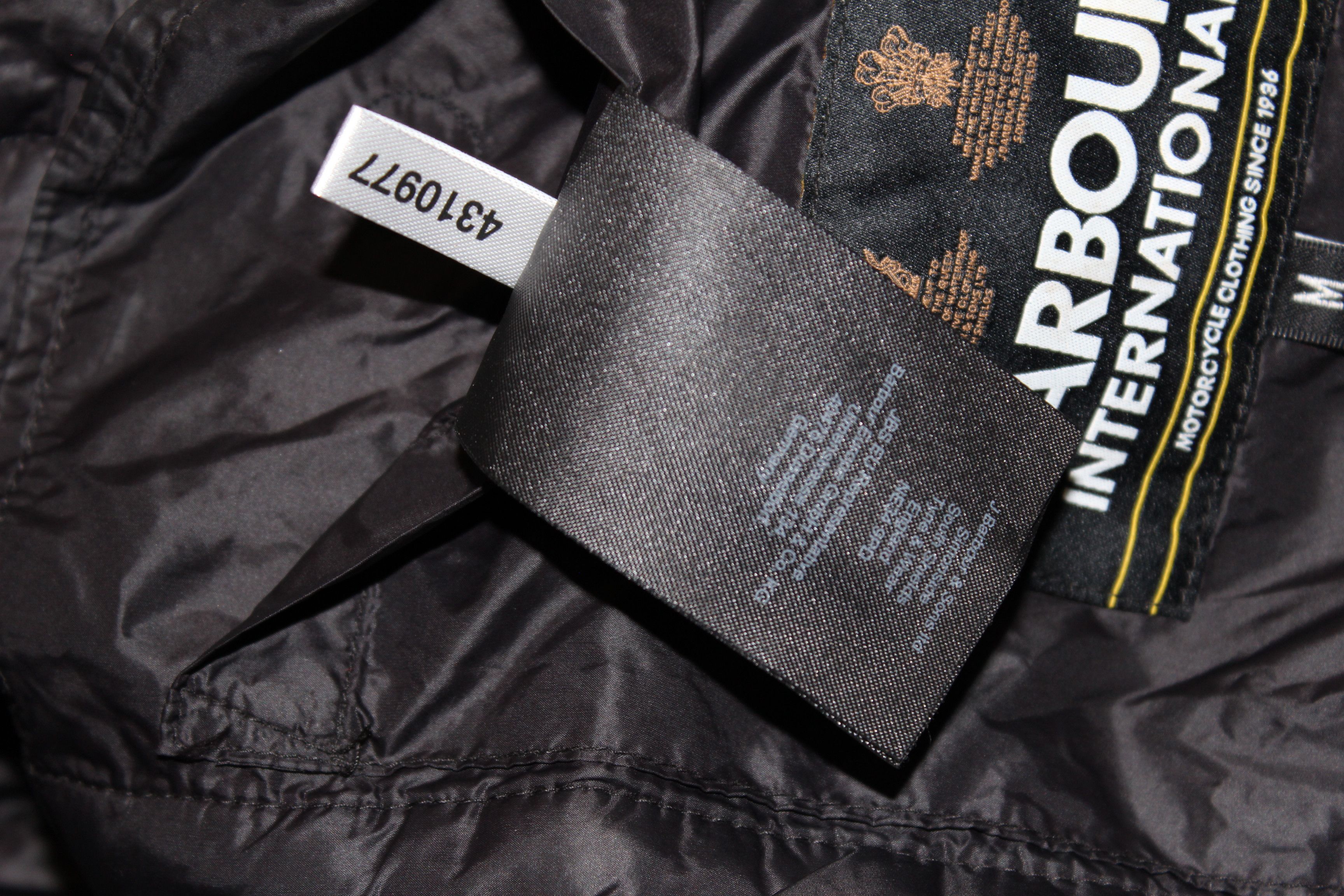 Barbour Women's BARBOUR International Quilted Wave Jacket Size M Size M / US 6-8 / IT 42-44 - 10 Thumbnail