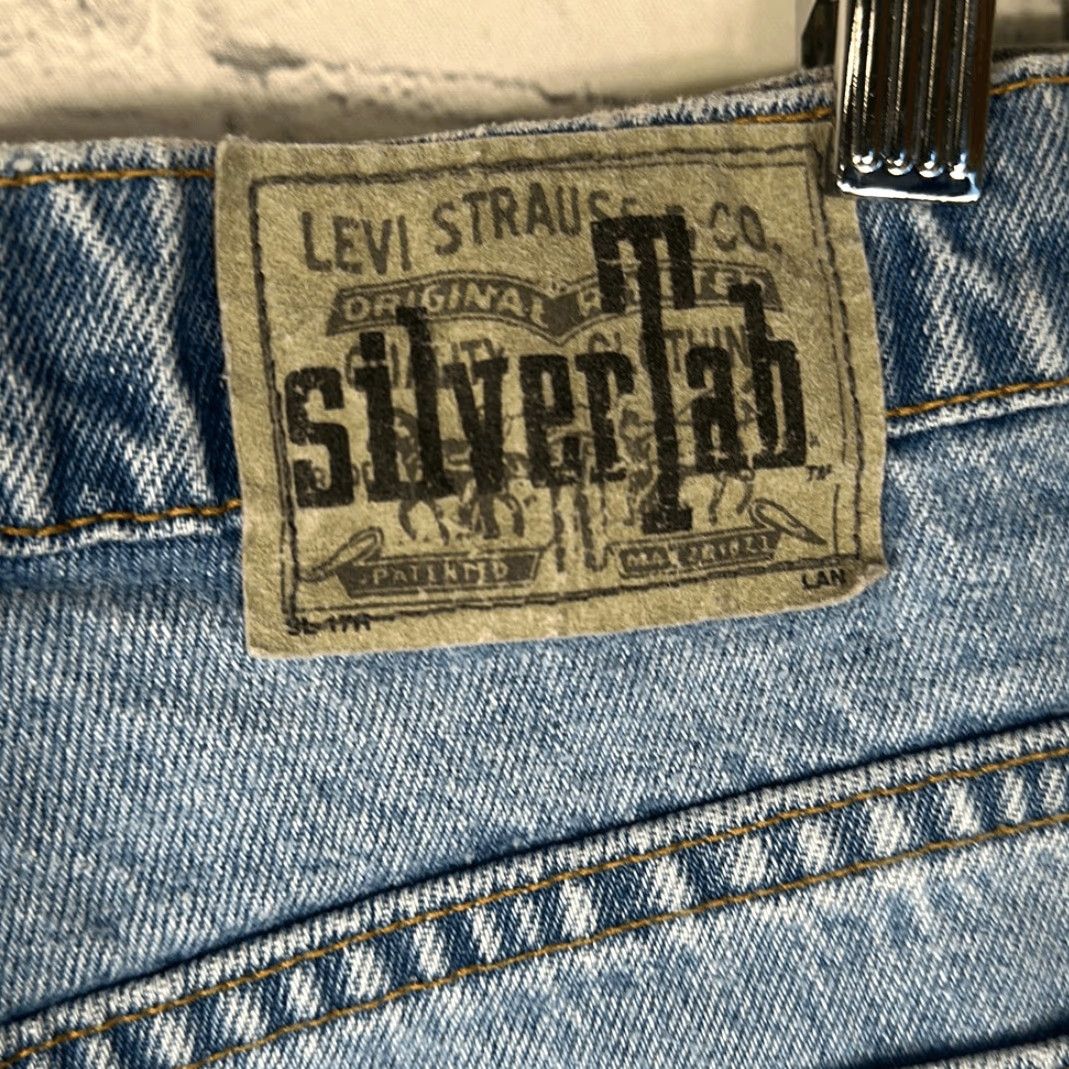 Levi's VINTAGE Levi’s Silvertab Daisy Dukes Shorts Cut-Off Jeans Womens 13/14 Blue 3” Inseam 12” Length Boys? Womens Size 34" / US 12 / IT 48 - 4 Thumbnail