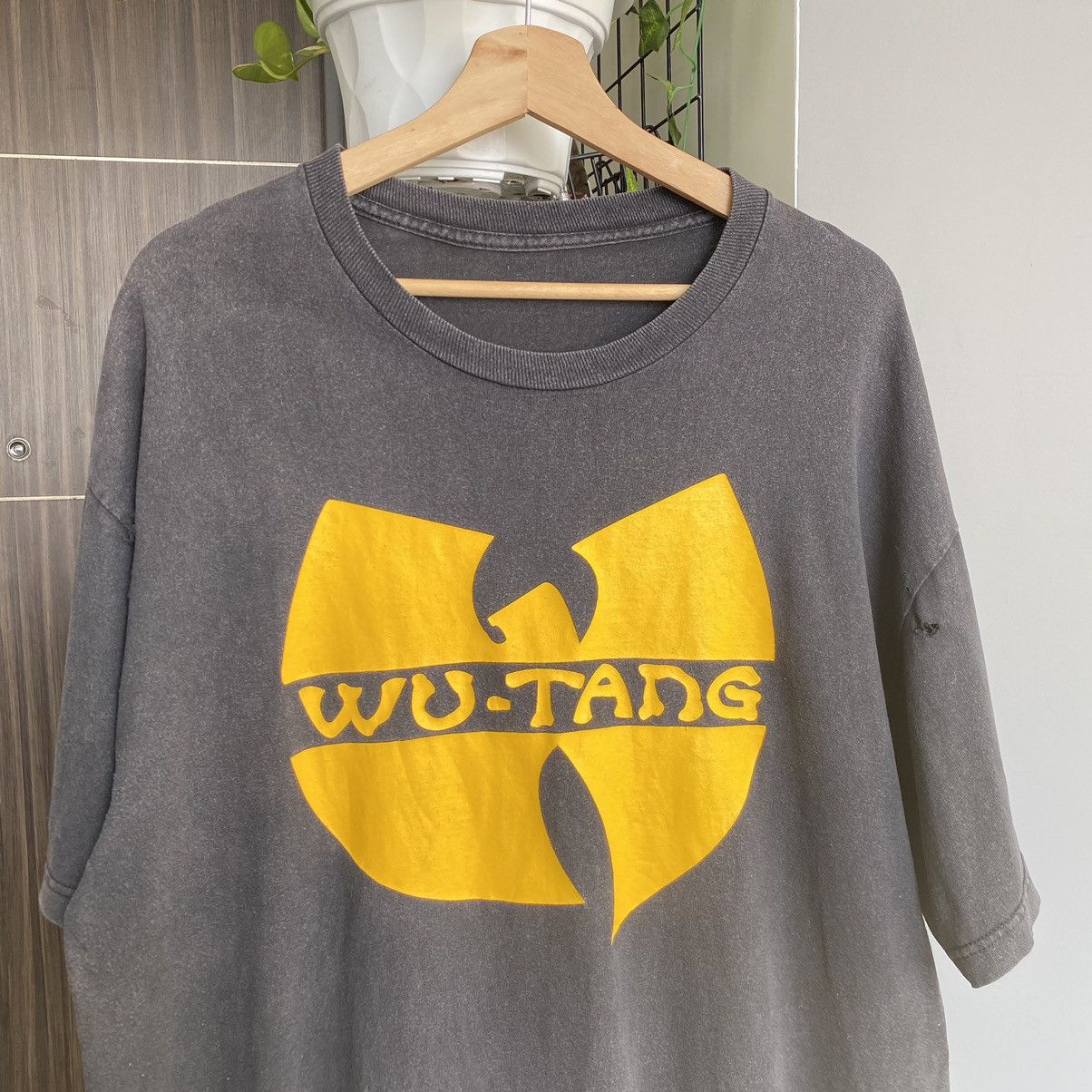Vintage Thrashed Faded Vintage Y2K Wu-Tang ERD GRUNGE DISTRESSED TEE Size US XL / EU 56 / 4 - 2 Thumbnail
