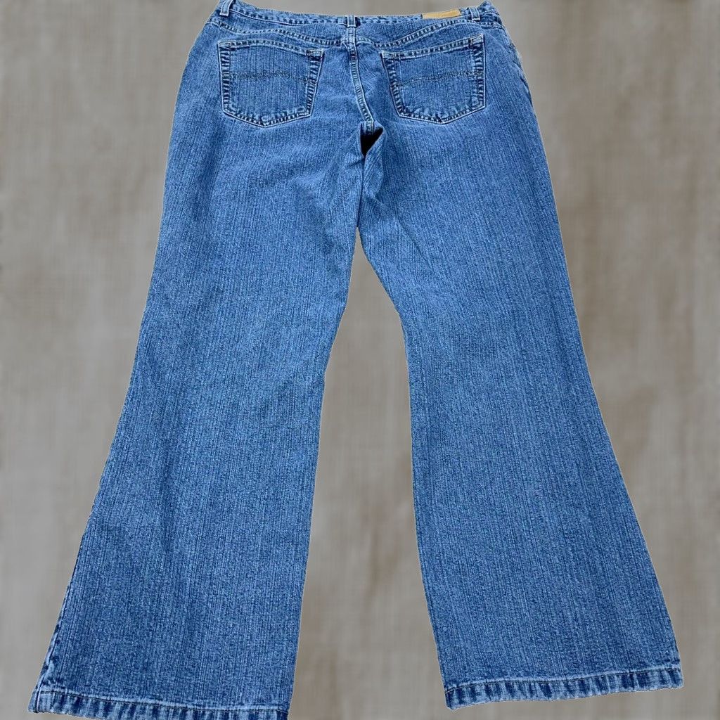 Tommy Hilfiger VINTAGE Tommy Hilfiger Jeans Women 16 Boot Cut Med Wash Denim Pants Ladies Y2K 90s Hipster Classic Mens Womens Size 38" / US 16 / IT 52 - 1 Thumbnail