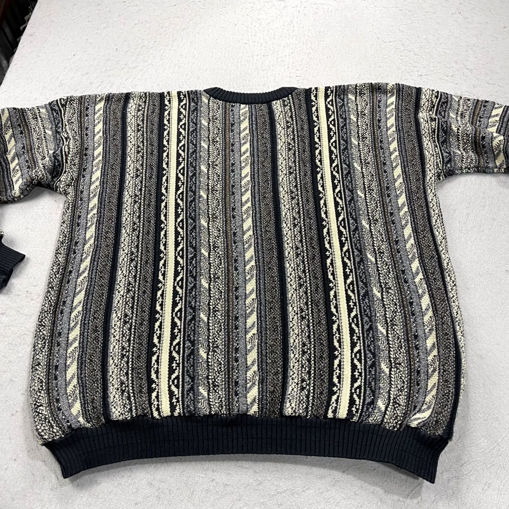 Vintage VINTAGE Tundra Sweater Mens 2XL 2XL Beige Cowogi? (Note: Original title must be used; no external additions) Size US XXL / EU 58 / 5 - 7 Thumbnail