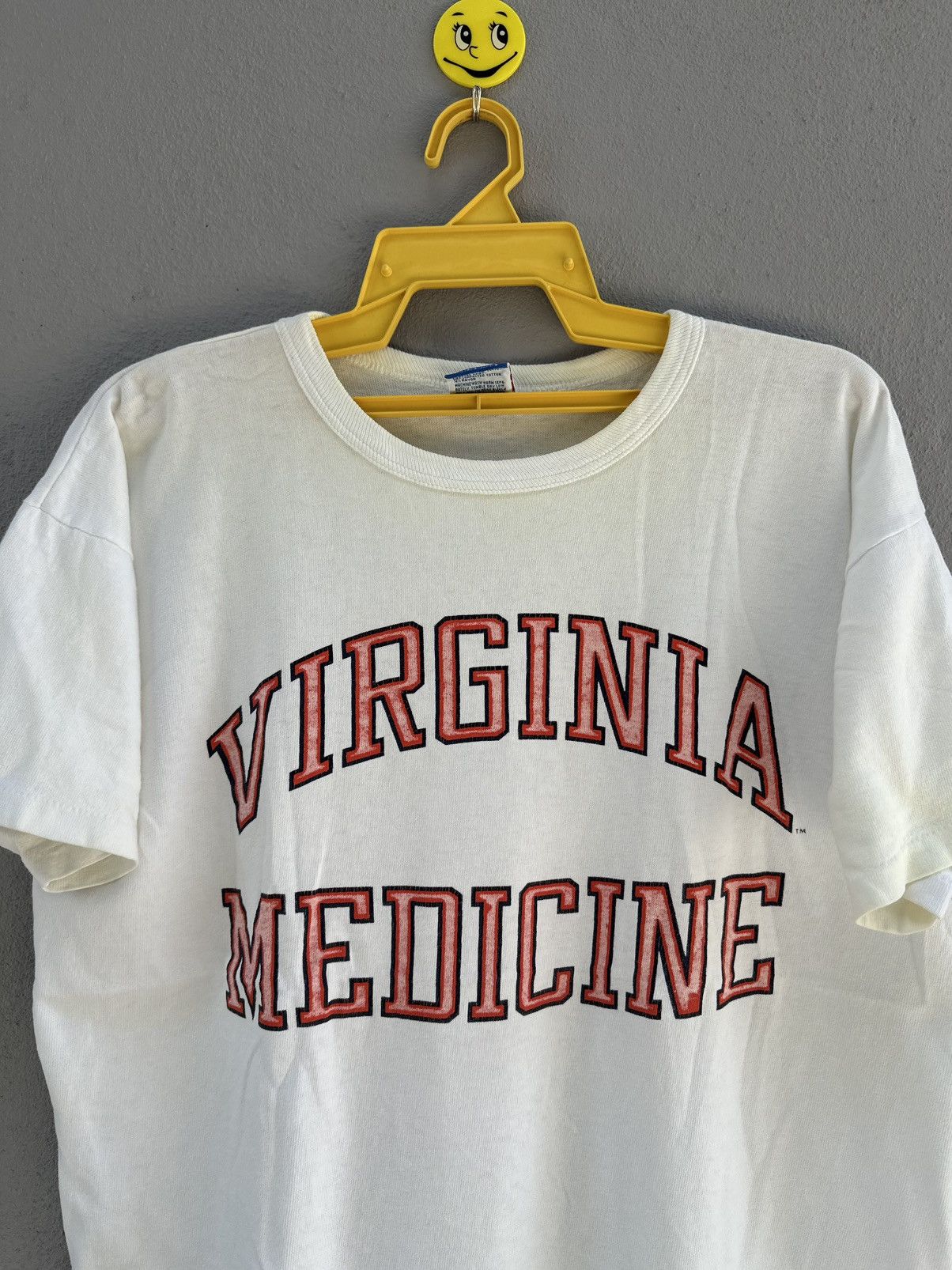 Champion Thrashed Vintage Champion Virginia Medicine Faded Tee Size US L / EU 52-54 / 3 - 2 Thumbnail