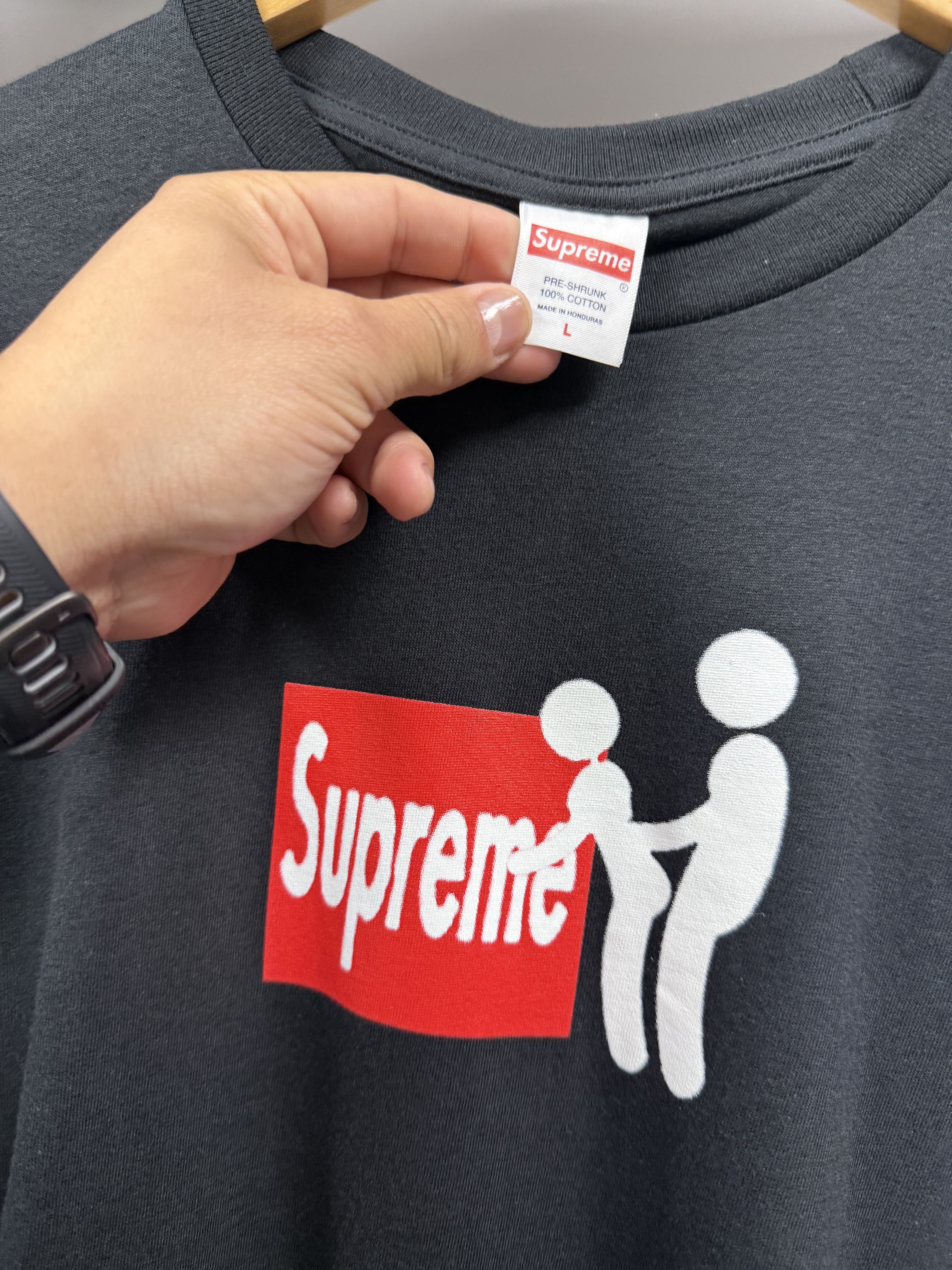 Supreme Supreme "Stick" Tee - L Size US L / EU 52-54 / 3 - 4 Thumbnail