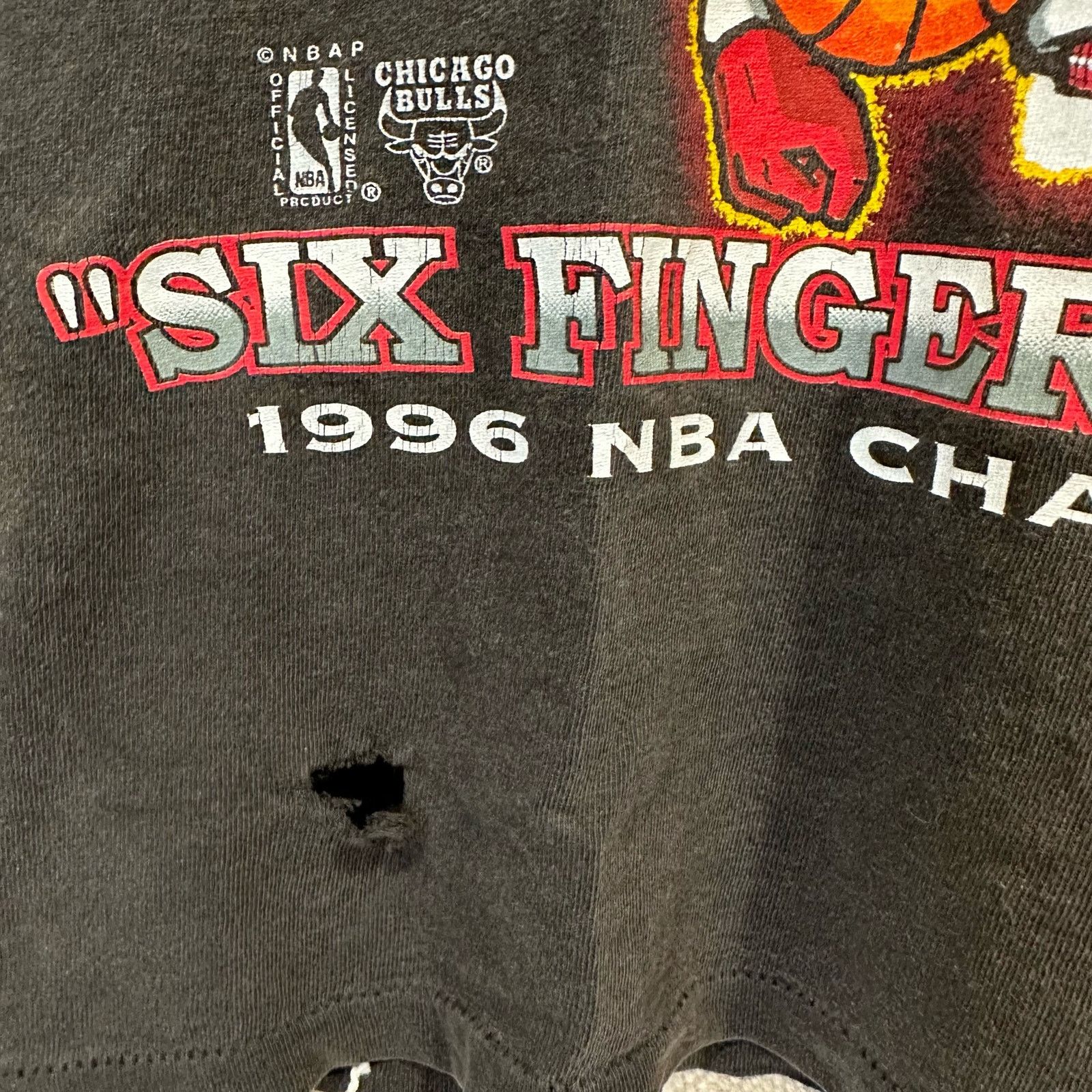 Changes Vintage 1996 NBA Champs Chicago Bulls Six Fingers Left Tee Size S / US 4 / IT 40 - 5 Thumbnail