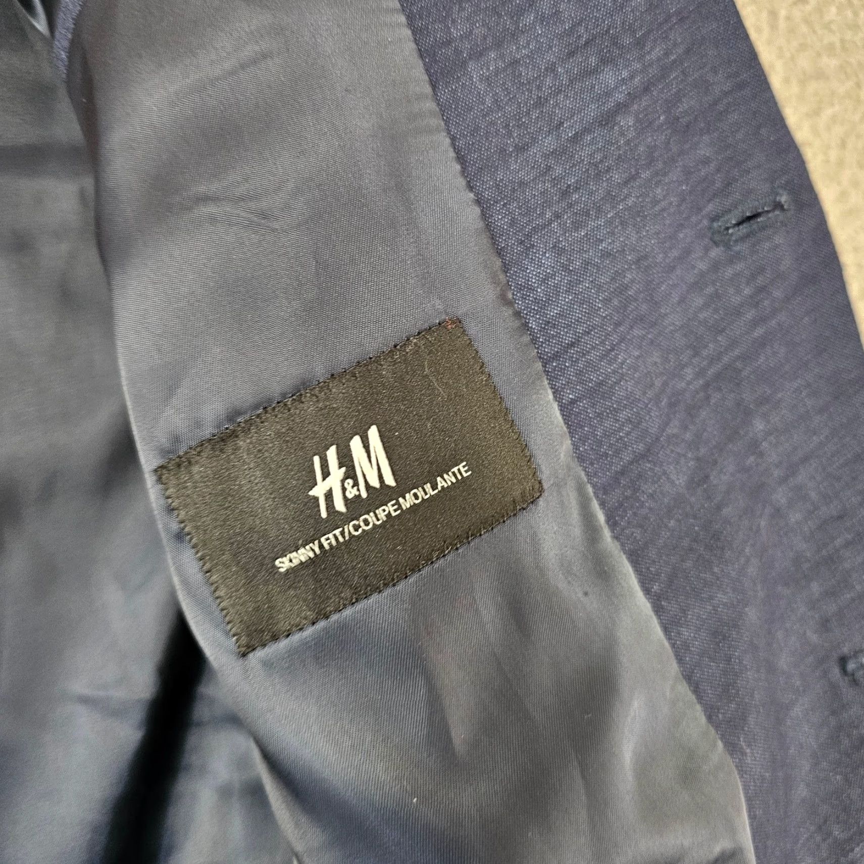 H&M H&M Blazer Men 40R Navy Skinny Fit Sport Coat Suit Jacket Double Button Blue Solid Notch Lapel Four-Button Sleeve Regular BDE Size 40R - 5 Thumbnail