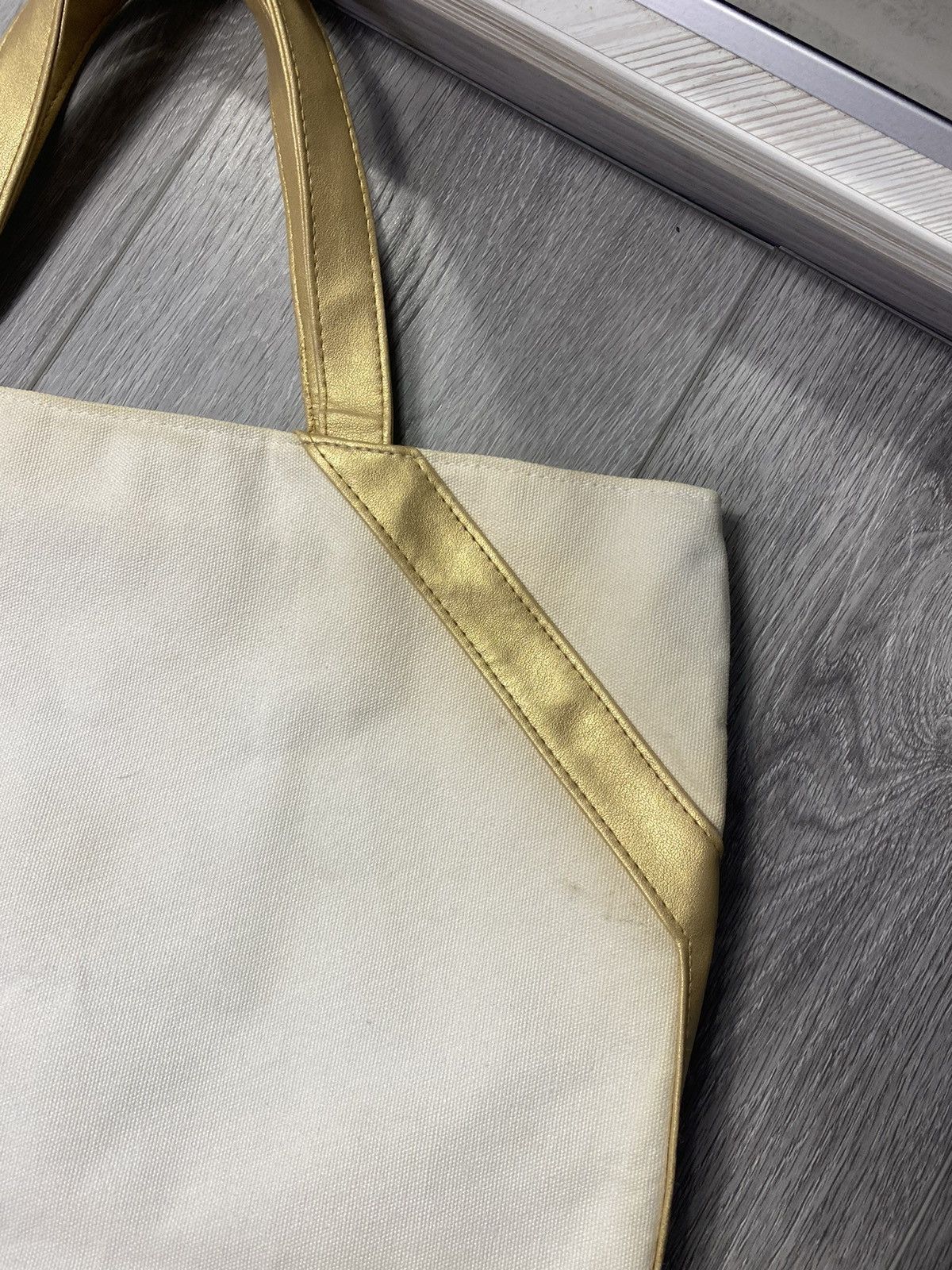 Yves Saint Laurent Yves Saint Laurent YSL Logo Lacquered Tote Shopper Hand Bag Size ONE SIZE - 11 Thumbnail