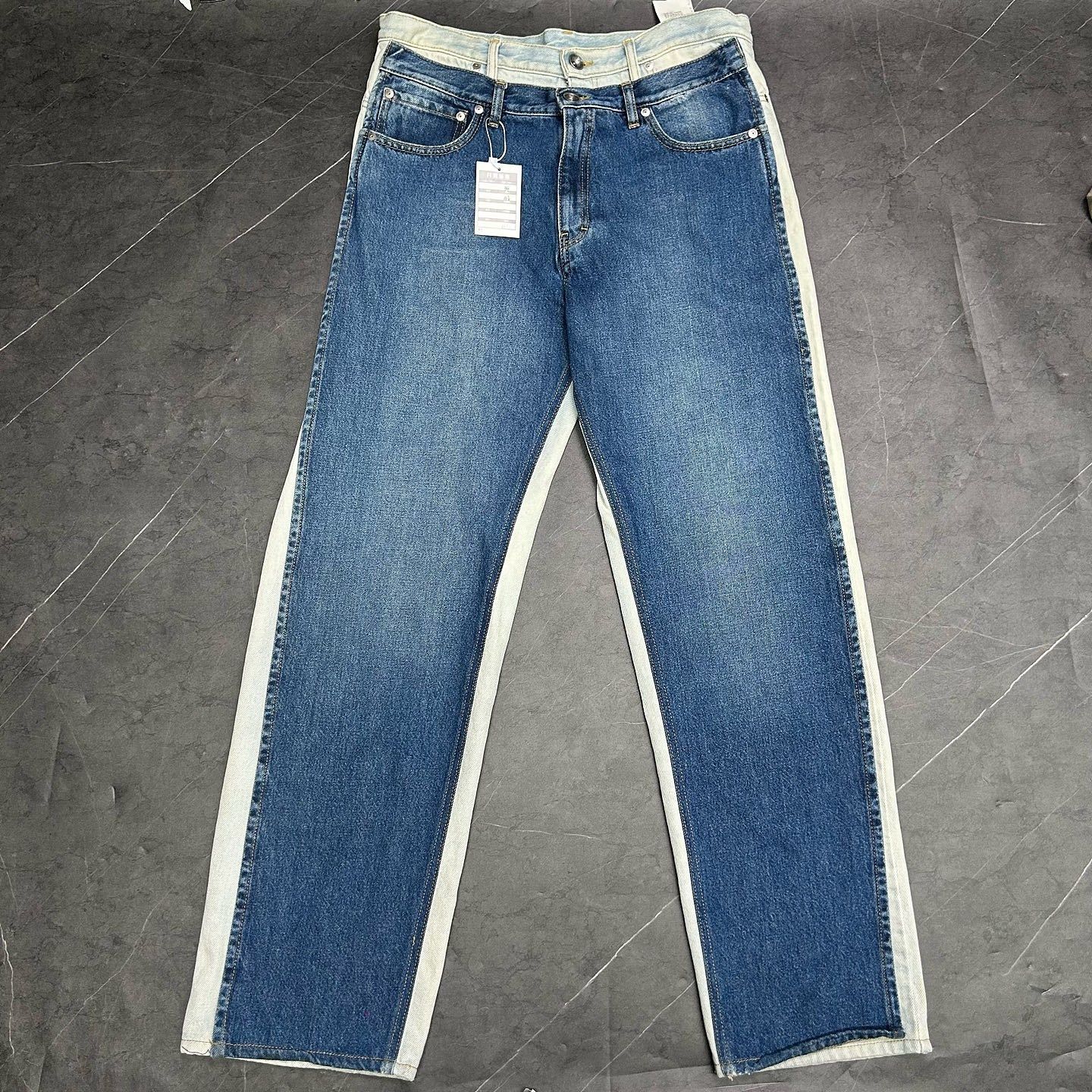 Maison Margiela Maison Margiela Two-Tone Denim Jeans Size 34 Size US 34 / EU 50 - 1 Thumbnail