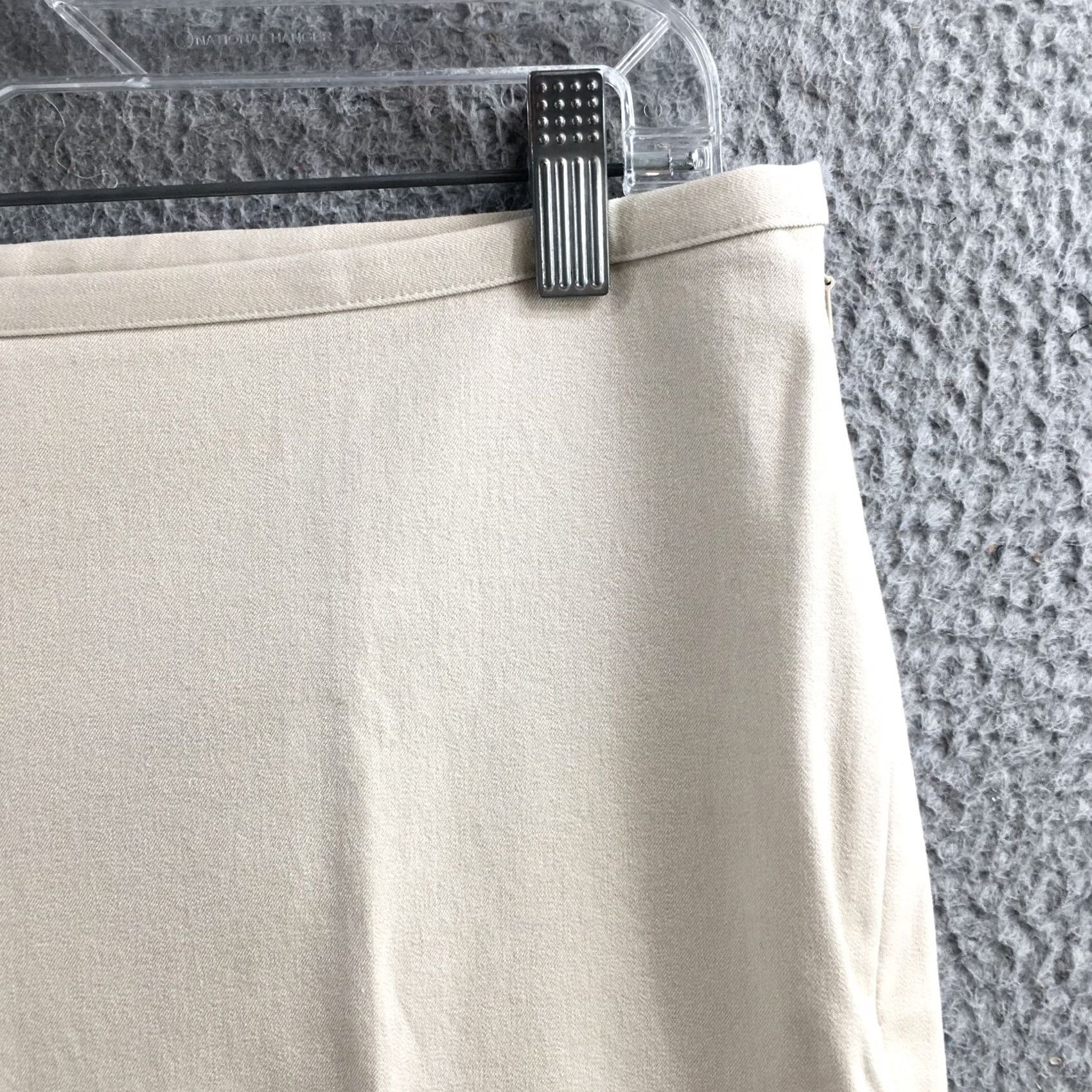 J.McLaughlin J.McLaughlin Capri Pants Womens 10 Beige Mid Rise Zip Fly Casual Capri Pants Women 10 Beige Mid Rise Zip Fly Casual Size 32" / US 10 / IT 46 - 4 Thumbnail