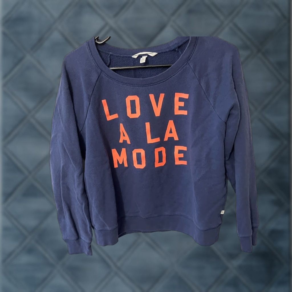 Victoria's Secret Victoria's Secret Women's Sweater Crew Neck Long Sleeve Love A La Mode M Blue Pullover Womens Size M / US 6-8 / IT 42-44 - 1 Thumbnail