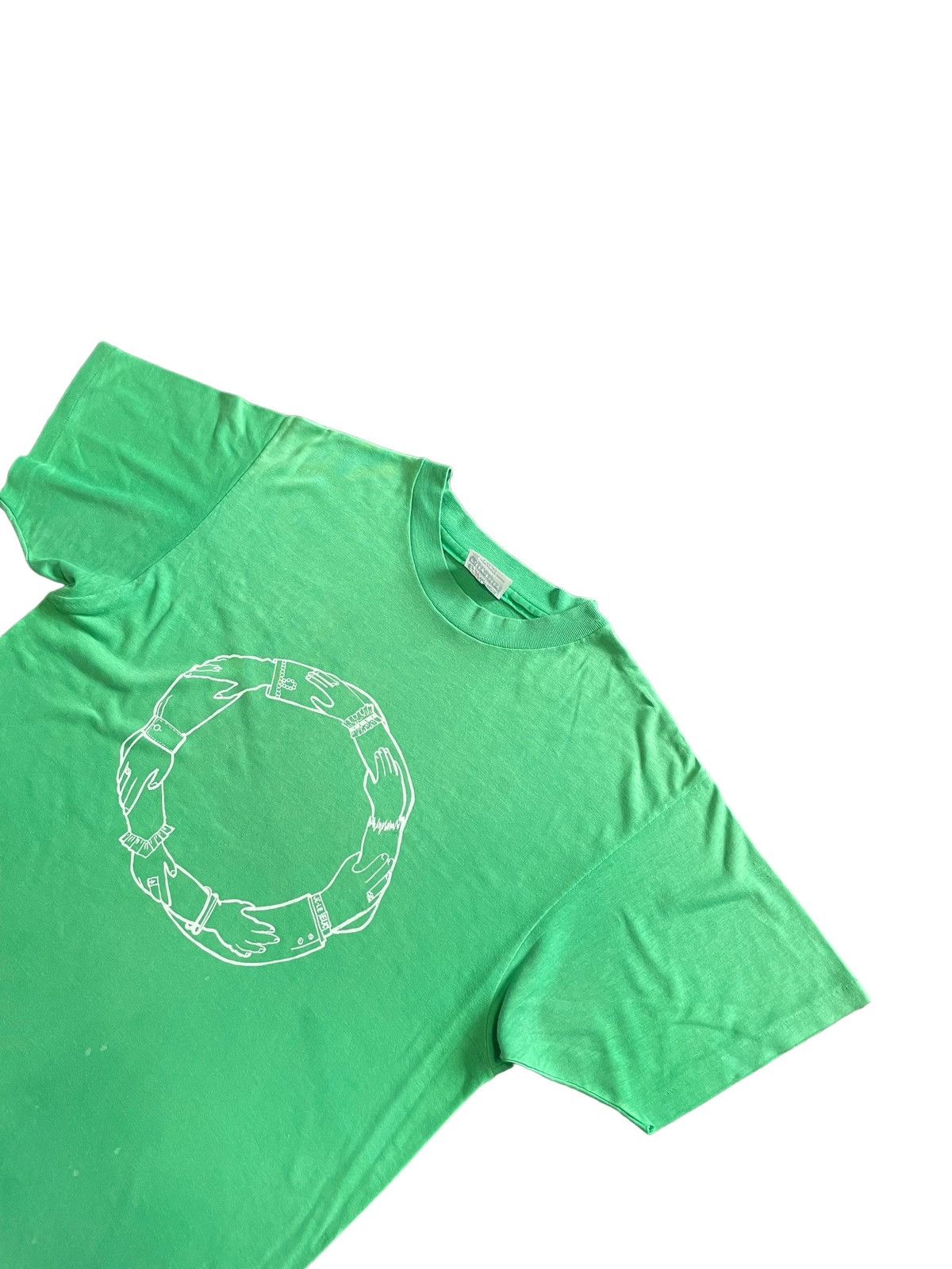 Hanes × Vintage Vintage Holding Hands Tshirt Size US M / EU 48-50 / 2 - 2 Thumbnail