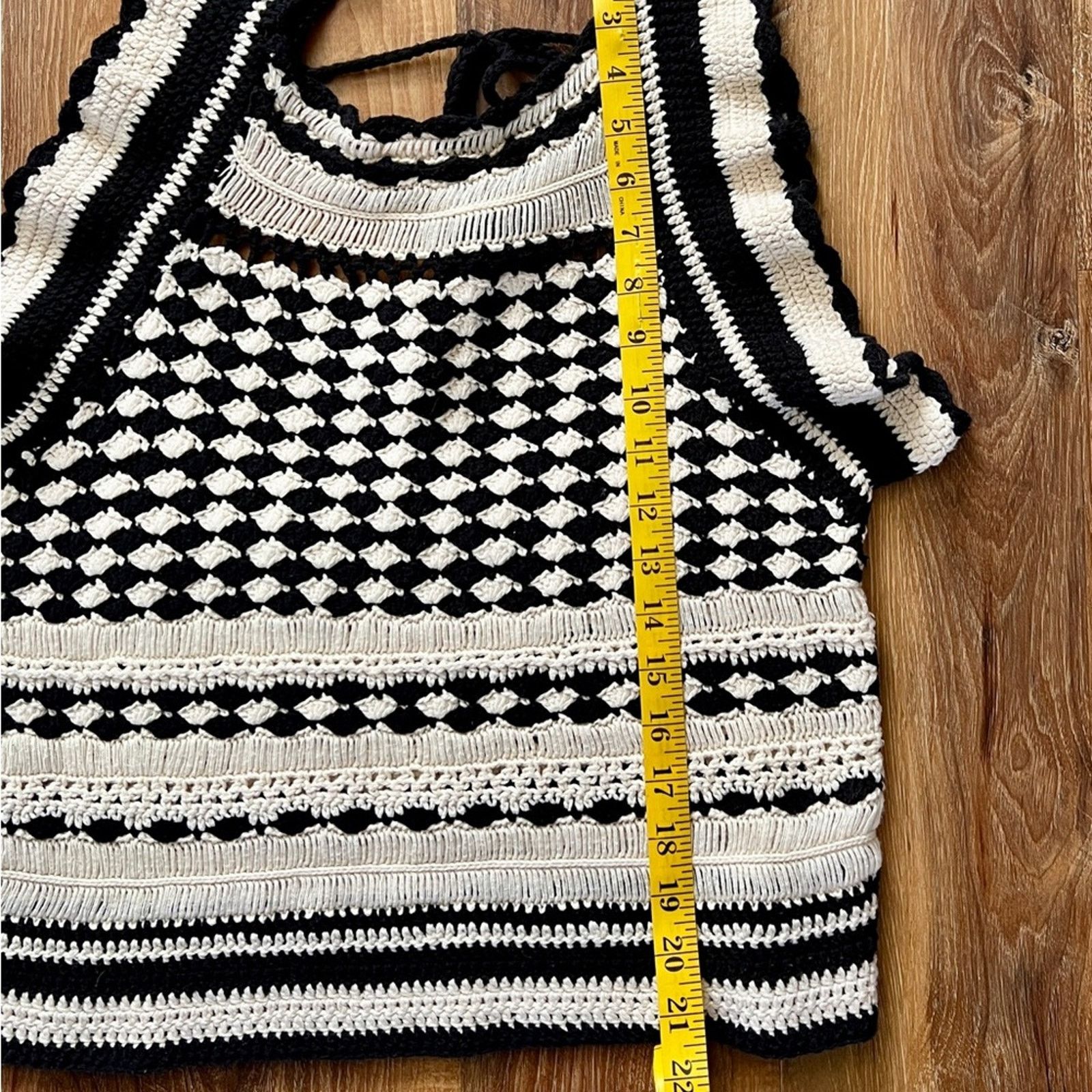 Forever 21 Forever 21 Black White Crochet Knit Striped Tank Top EUC Size XL / US 12-14 / IT 48-50 - 6 Thumbnail