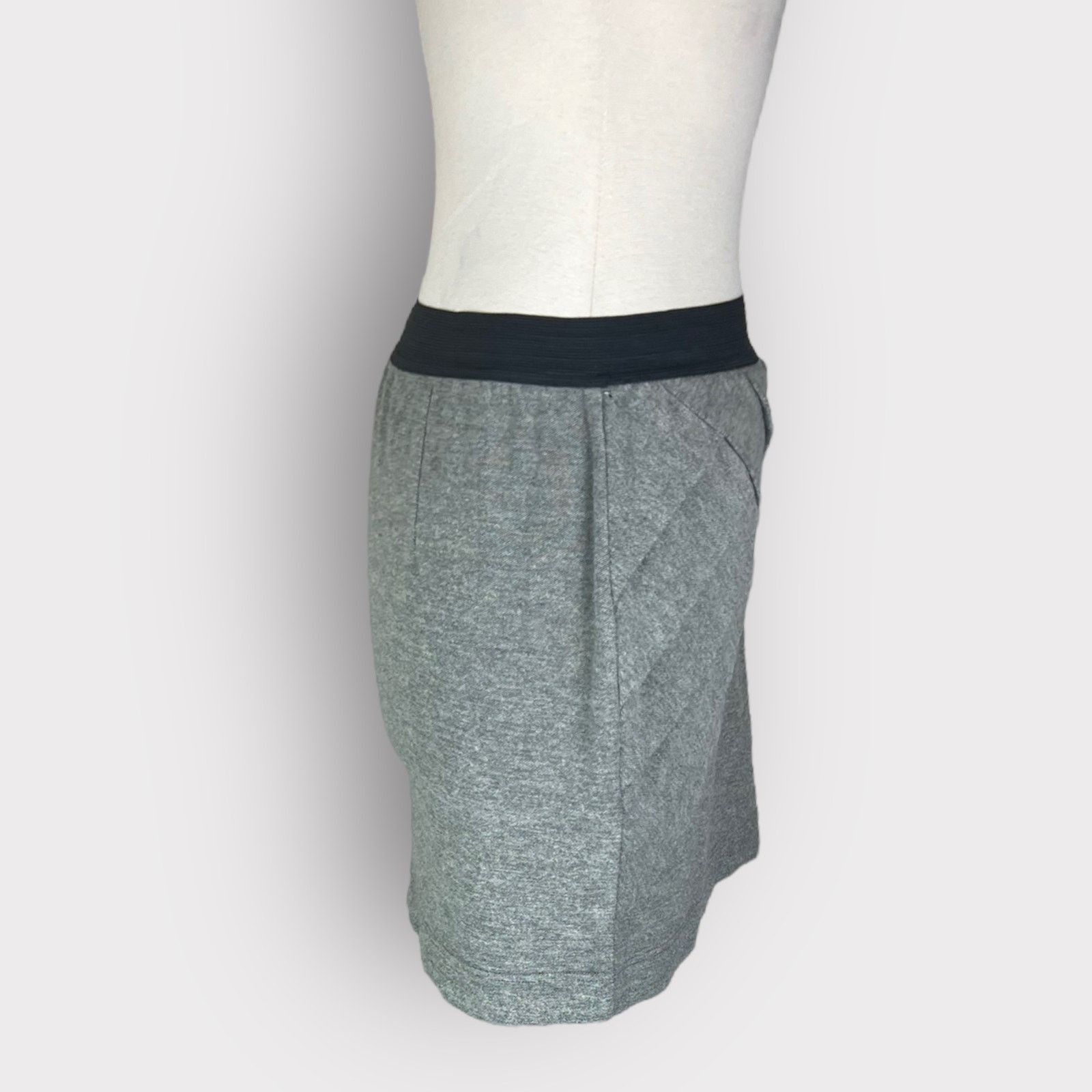 Urban Outfitters Silence + Noise | Gray Solid Chic Pencil Skirt | Medium Size 28" / US 6 / IT 42 - 6 Thumbnail