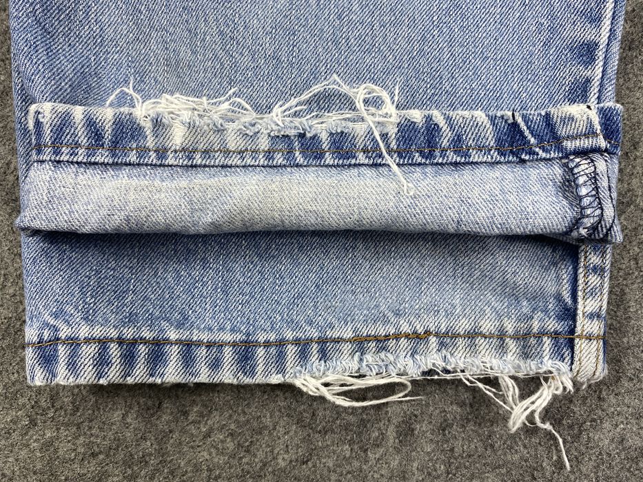 Hype Light Blue Wash Vintage Levi's 550 39x28 Denim -JN1703 | Grailed