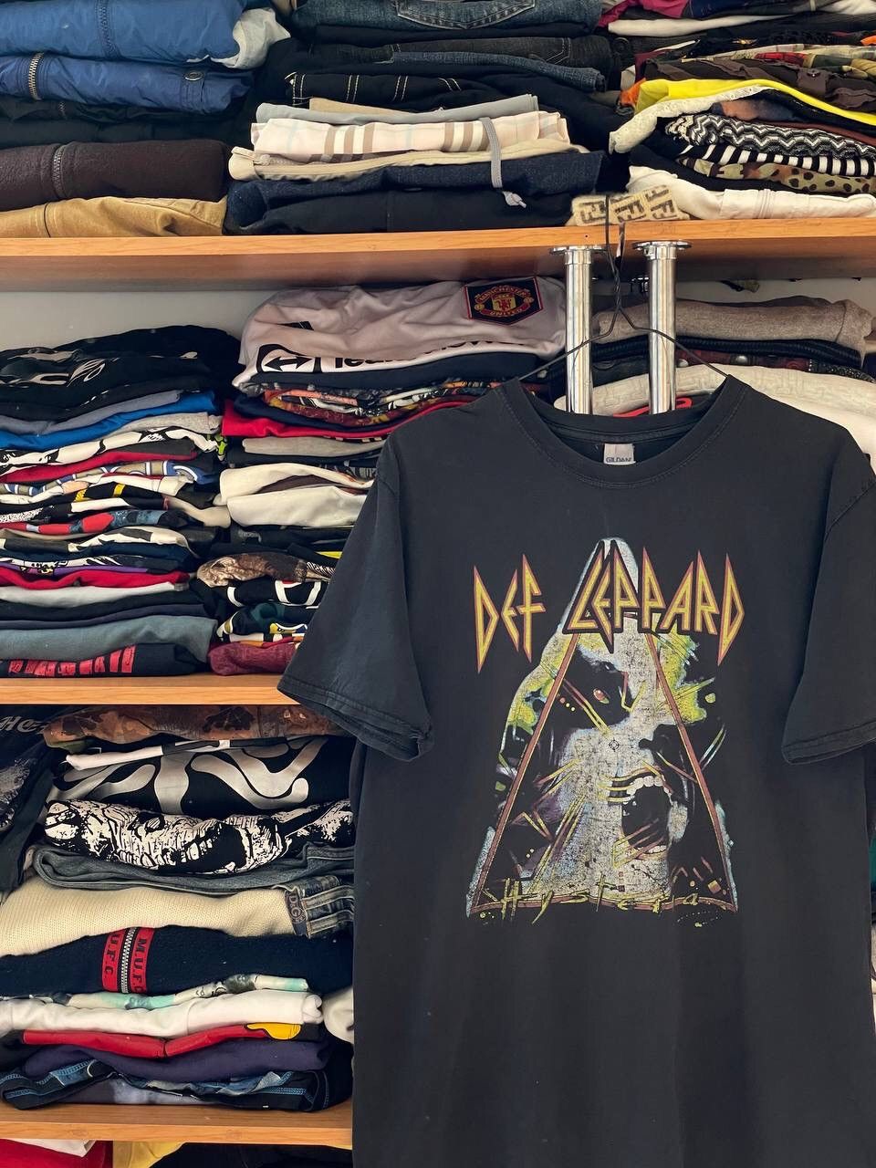 Other Vintage Y2K Def Leppard Heavy Metal Trashed Tee Size US XL / EU 56 / 4 - 3 Thumbnail