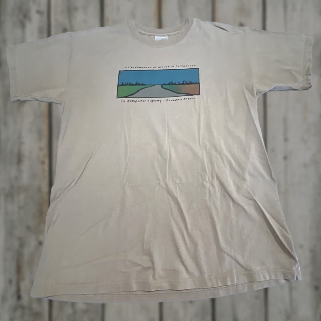 Gildan VINTAGE Gildan T-Shirt Dempster Highway Canada’s Arctic Graphic Travel Shirt Large Brown Mens Regular Short Sleeve Crew Neck Size US L / EU 52-54 / 3 - 1 Thumbnail