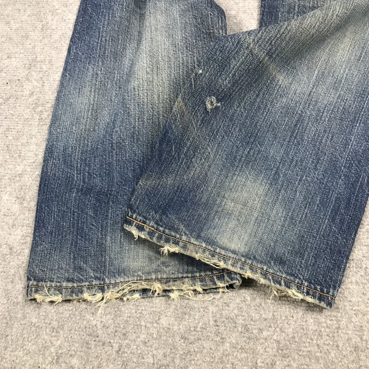 Levi's Vintage Clothing VINTAGE LEVIS 501 32X33 DISTRESSED DENIM PANTS Size US 32 / EU 48 - 10 Thumbnail