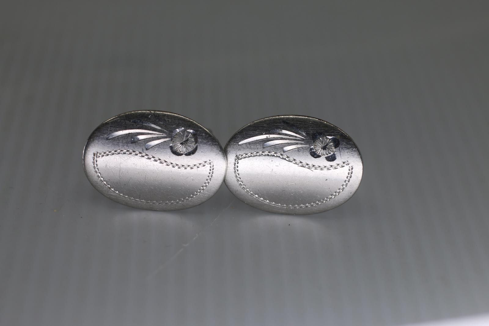 The Unbranded Brand Vintage Silver-Tone Etched Oval Cufflinks Mid-Century Design Size ONE SIZE - 1 Thumbnail
