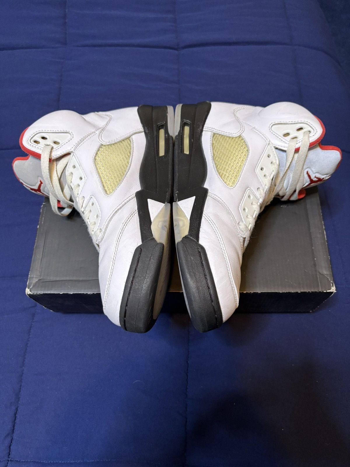 Jordan Brand Jordan 5 Retro Fire Red 2020 Size 8.5 Size US 8.5 / EU 41-42 - 4 Thumbnail