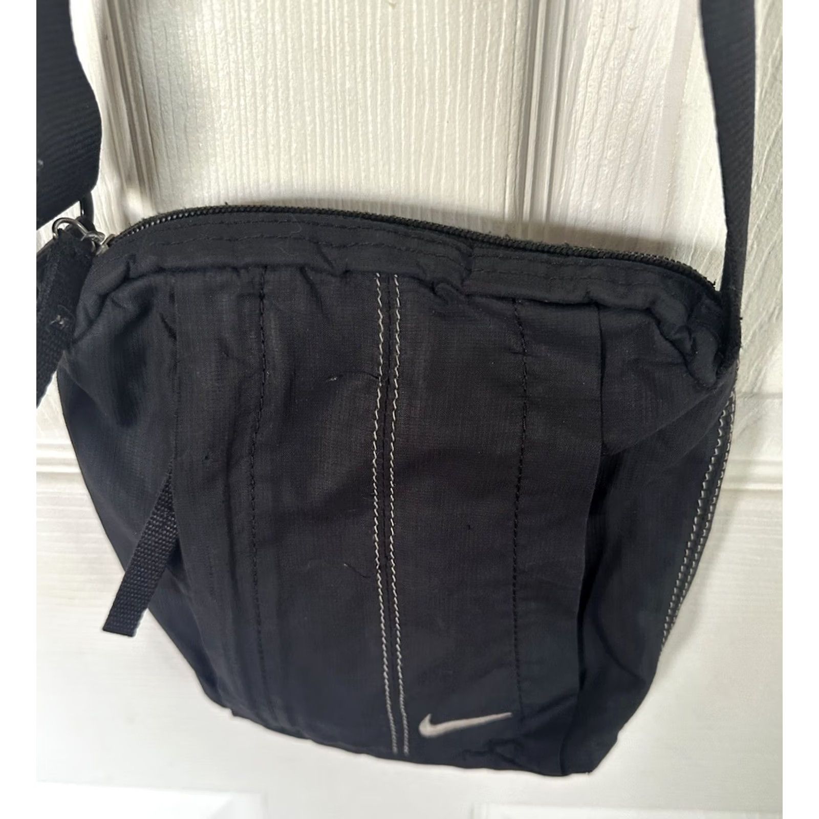 Nike VINTAGE NIKE Sling Bag Unisex Adults Mini Black Crossbody Shoulder Strap 90s Size ONE SIZE - 3 Thumbnail