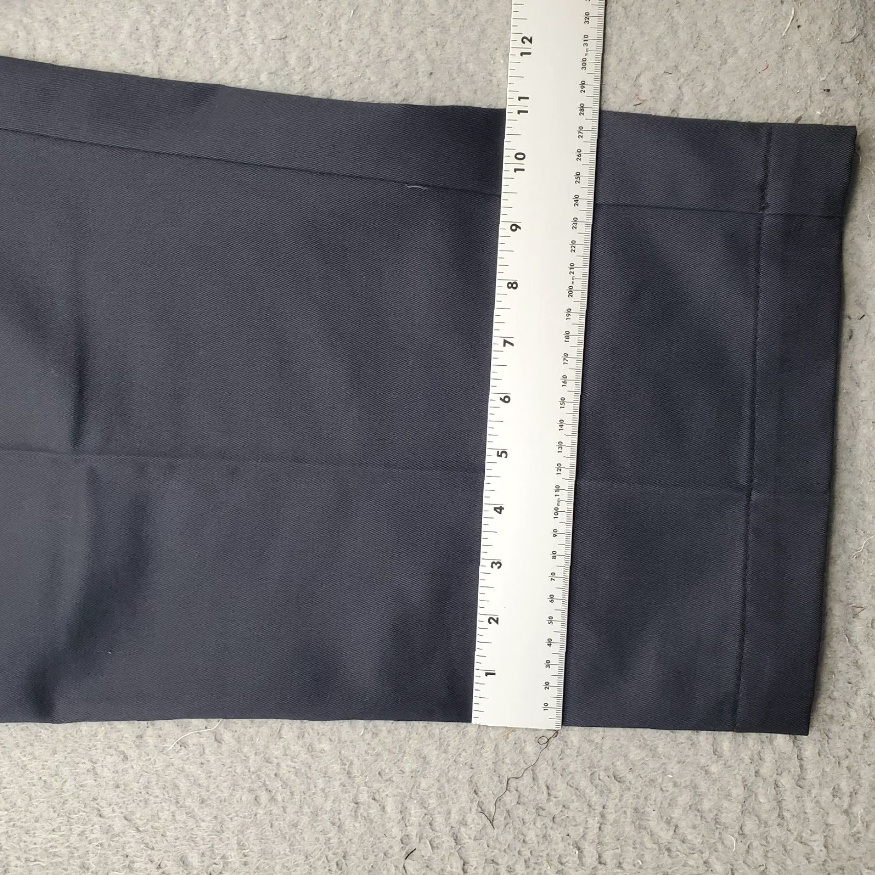 Izod IZOD Chino Pants Mens 48/30 Black Cotton Pleated Classic Fit Slash Pocket Formal Shirt Size US 32 / EU 48 - 5 Thumbnail