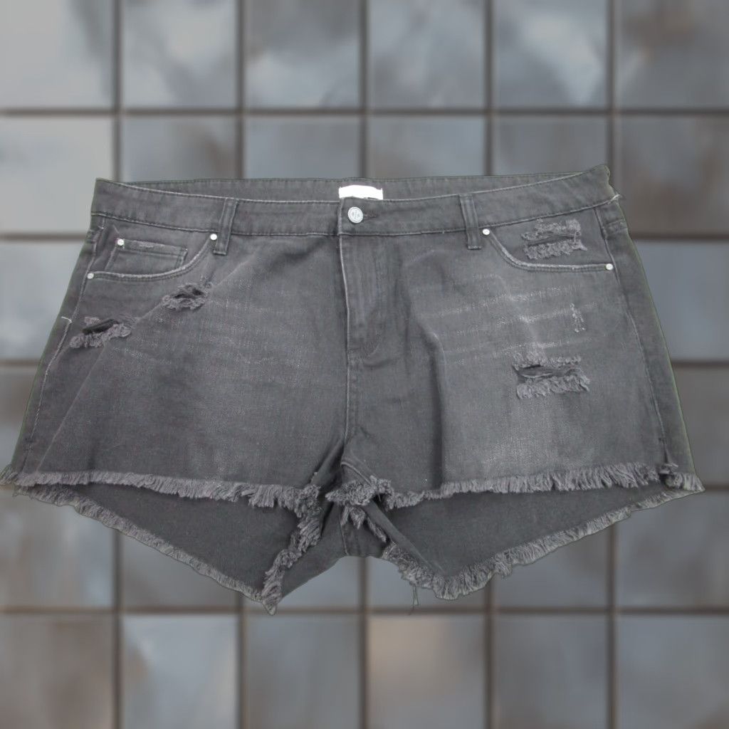 Vintage BP Shorts Women 42 Waist Black Denim Cut-Off Destroyed Fringe Frayed Jeans Shorts Womens 42 in Black BP Style: Cut-off Vintage: No Mens/Womens: Womens Size 28" / US 6 / IT 42 - 1 Thumbnail